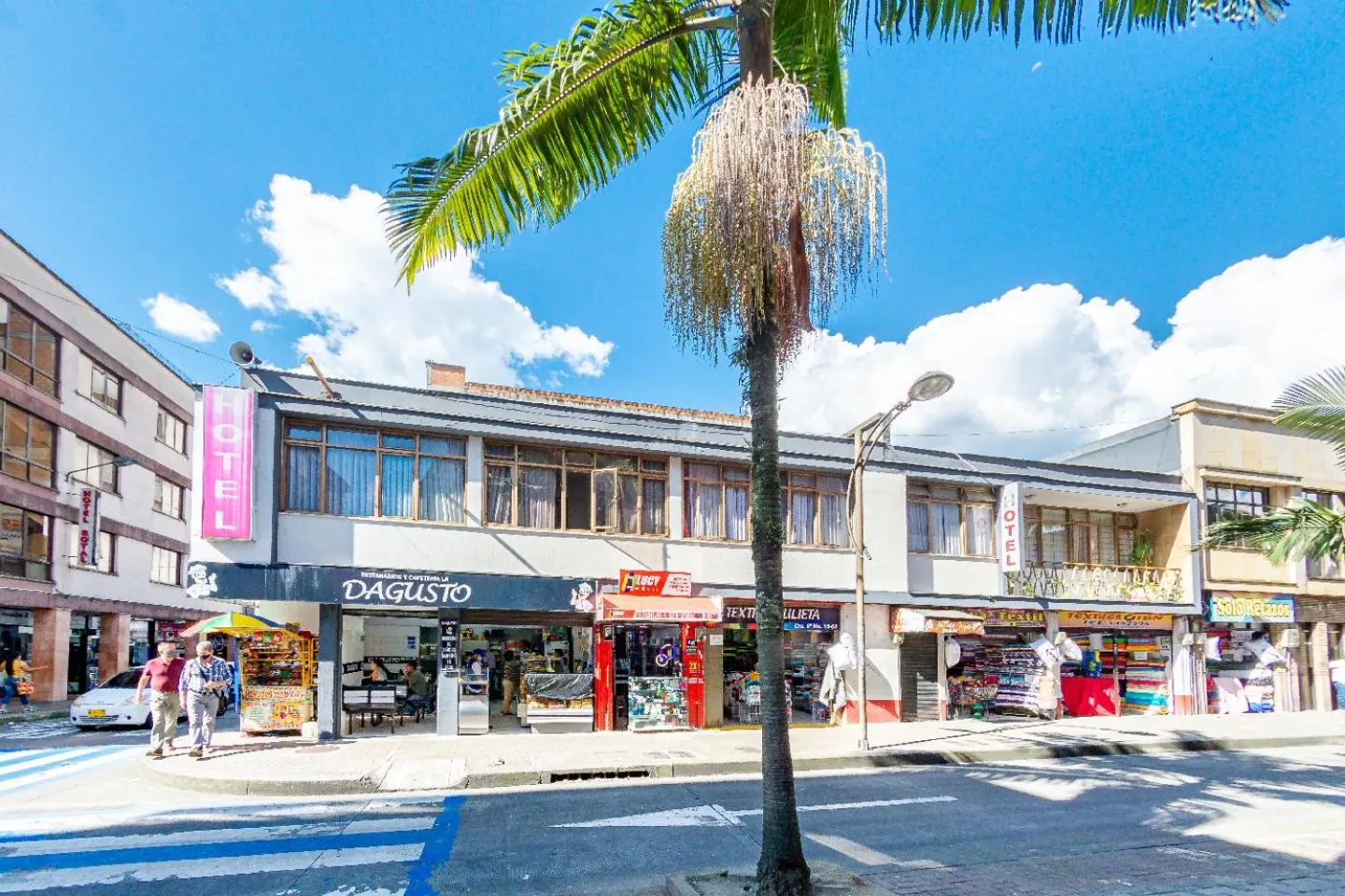 Facade/entrance in Imperio la 16