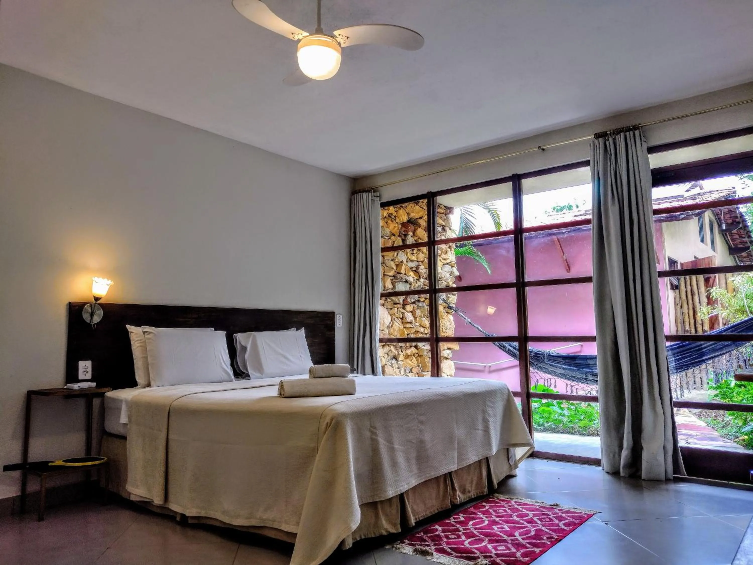 Photo of the whole room, Bed in Pousada Zazen