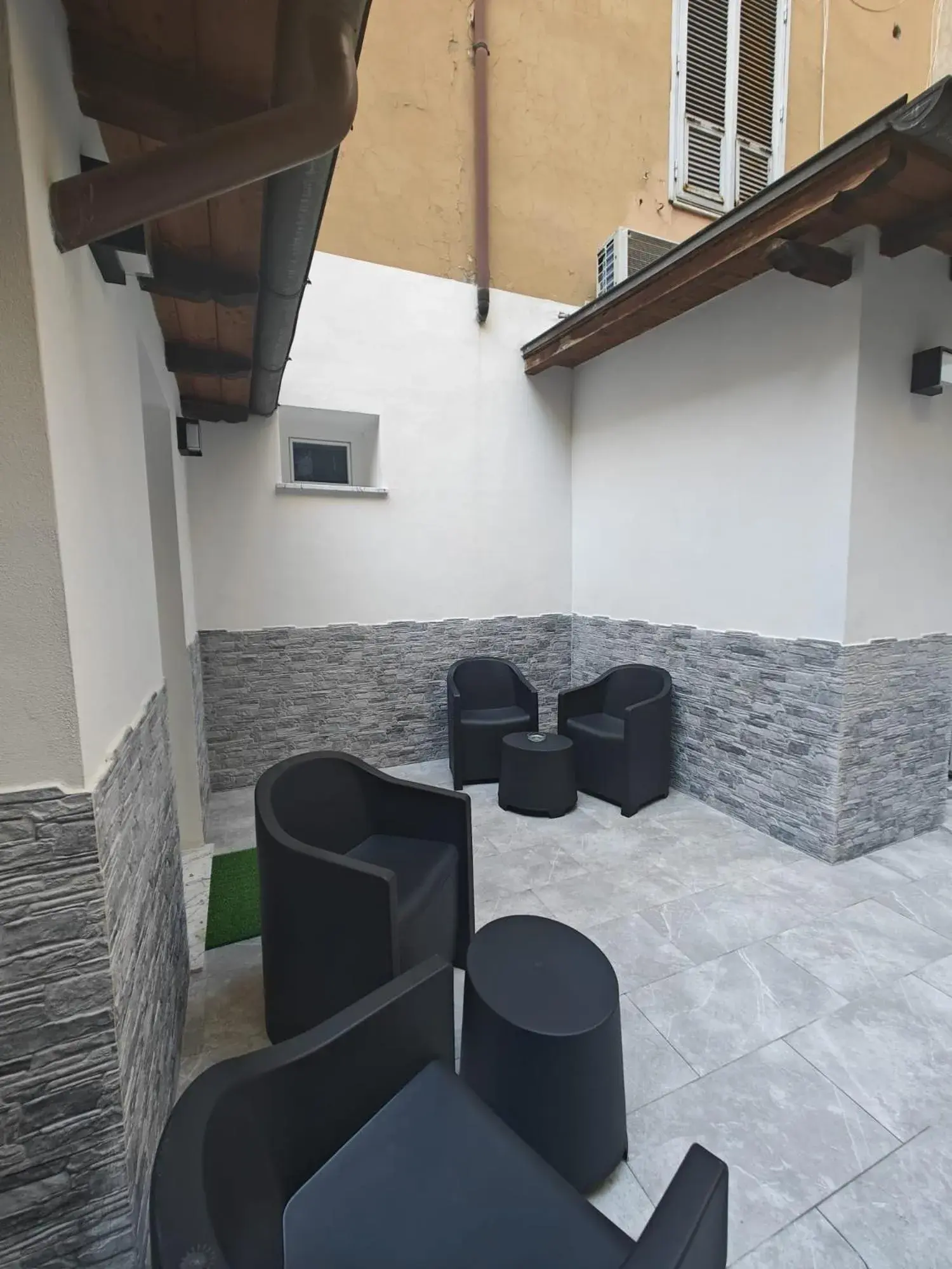 Twin Room with Terrace in FoffoSuite Twin Room with Terrace in FoffoSuite
