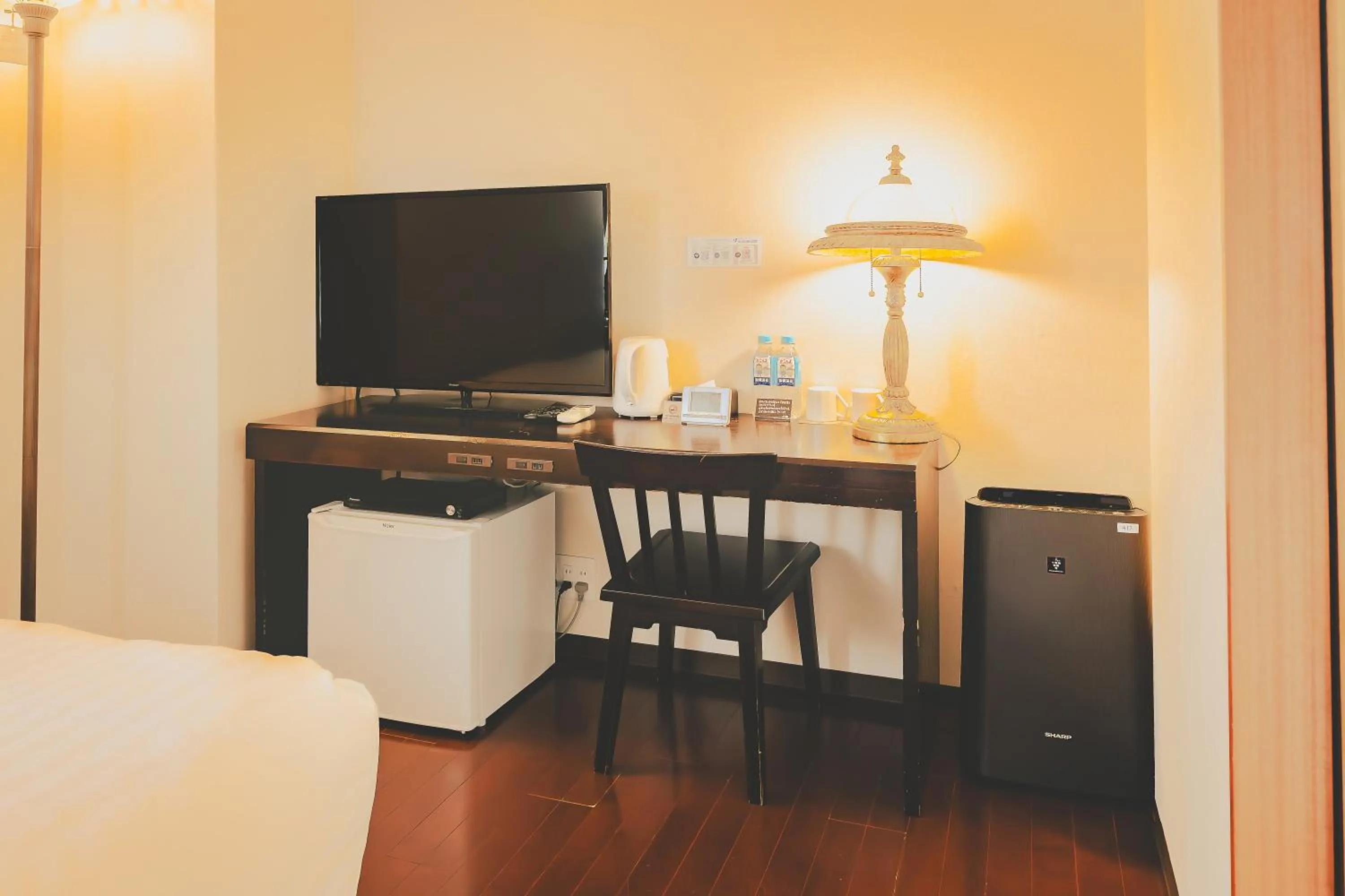 Photo of the whole room, Bed in Van Cort Landt Hotel