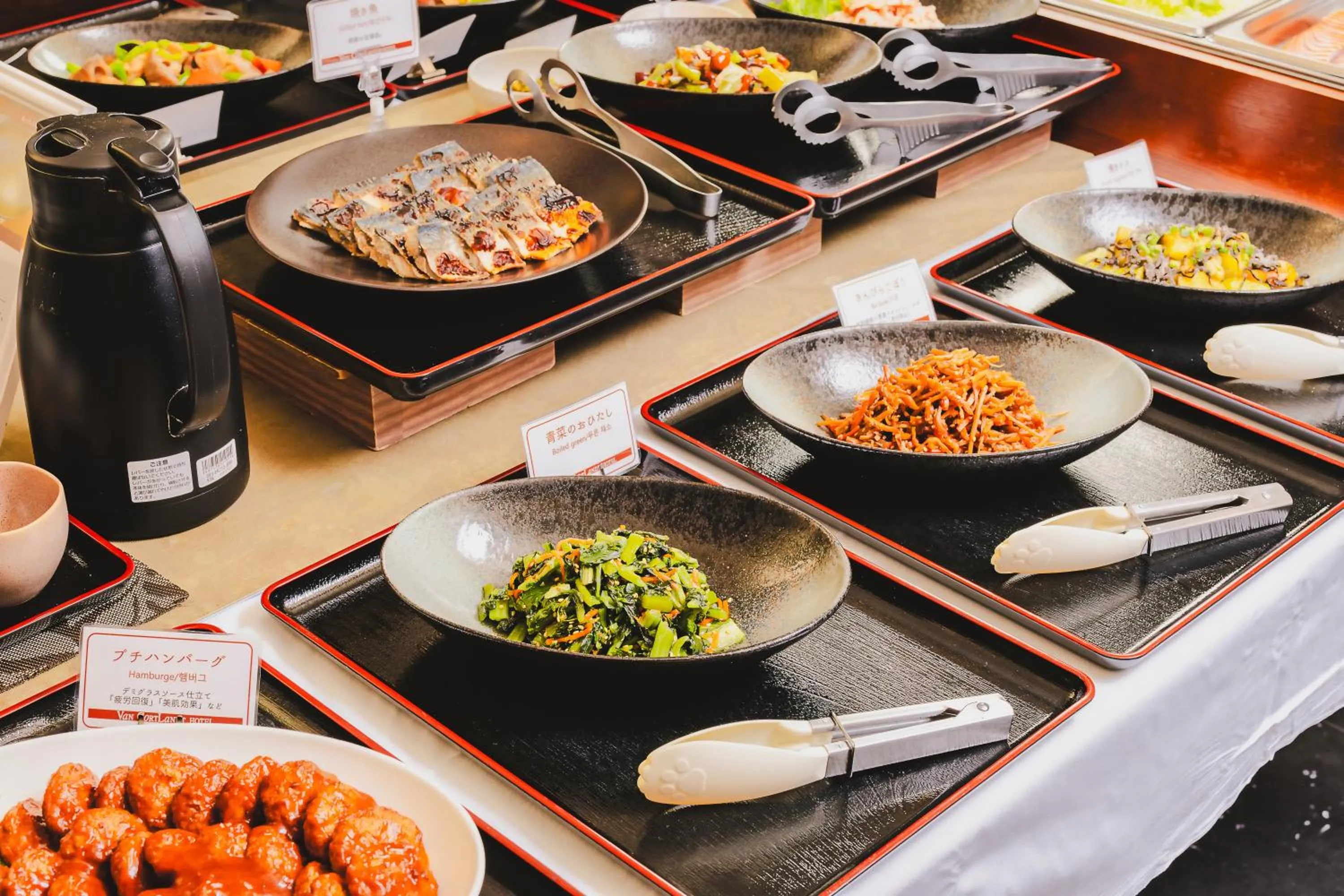 Breakfast in Van Cort Landt Hotel