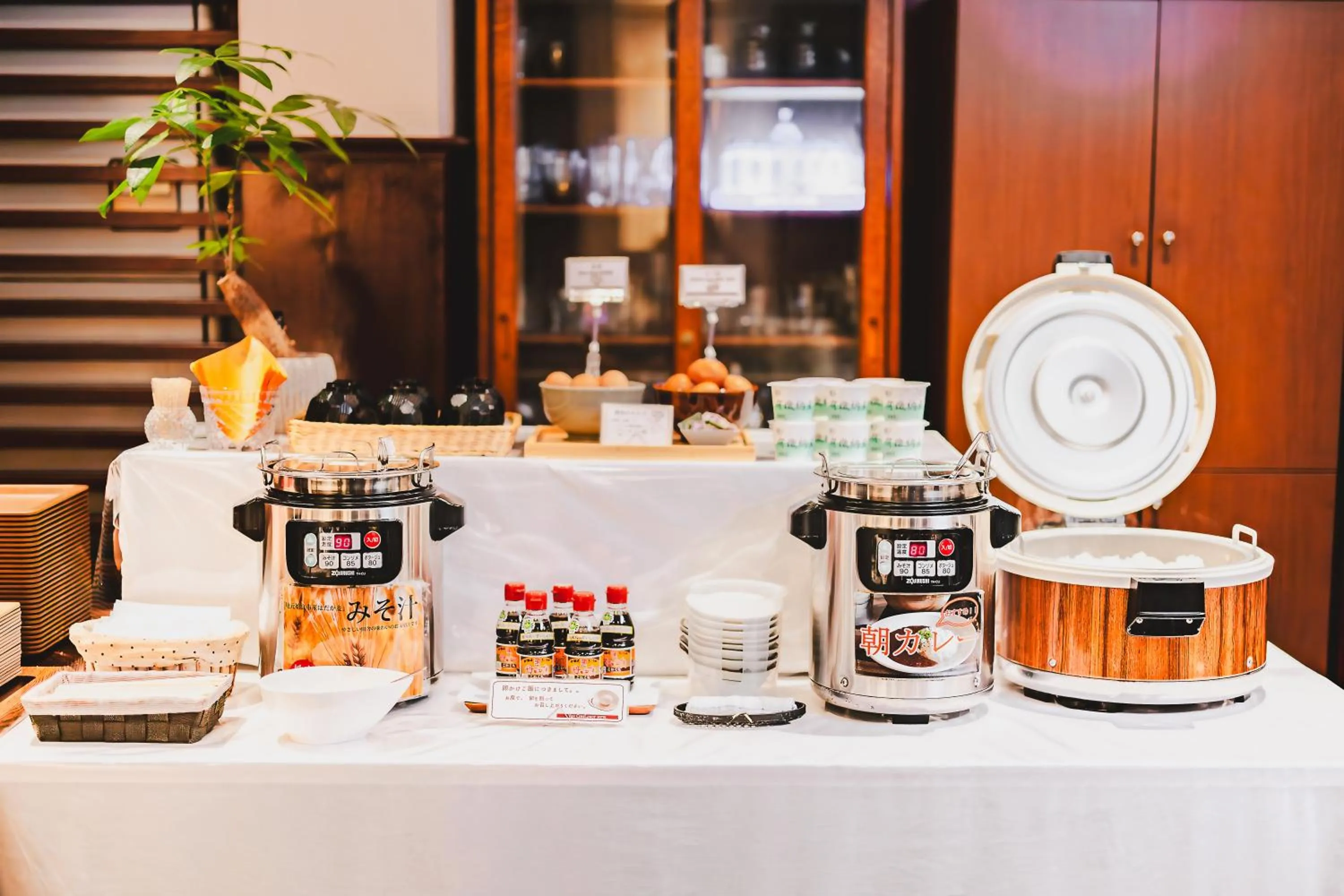 Breakfast in Van Cort Landt Hotel