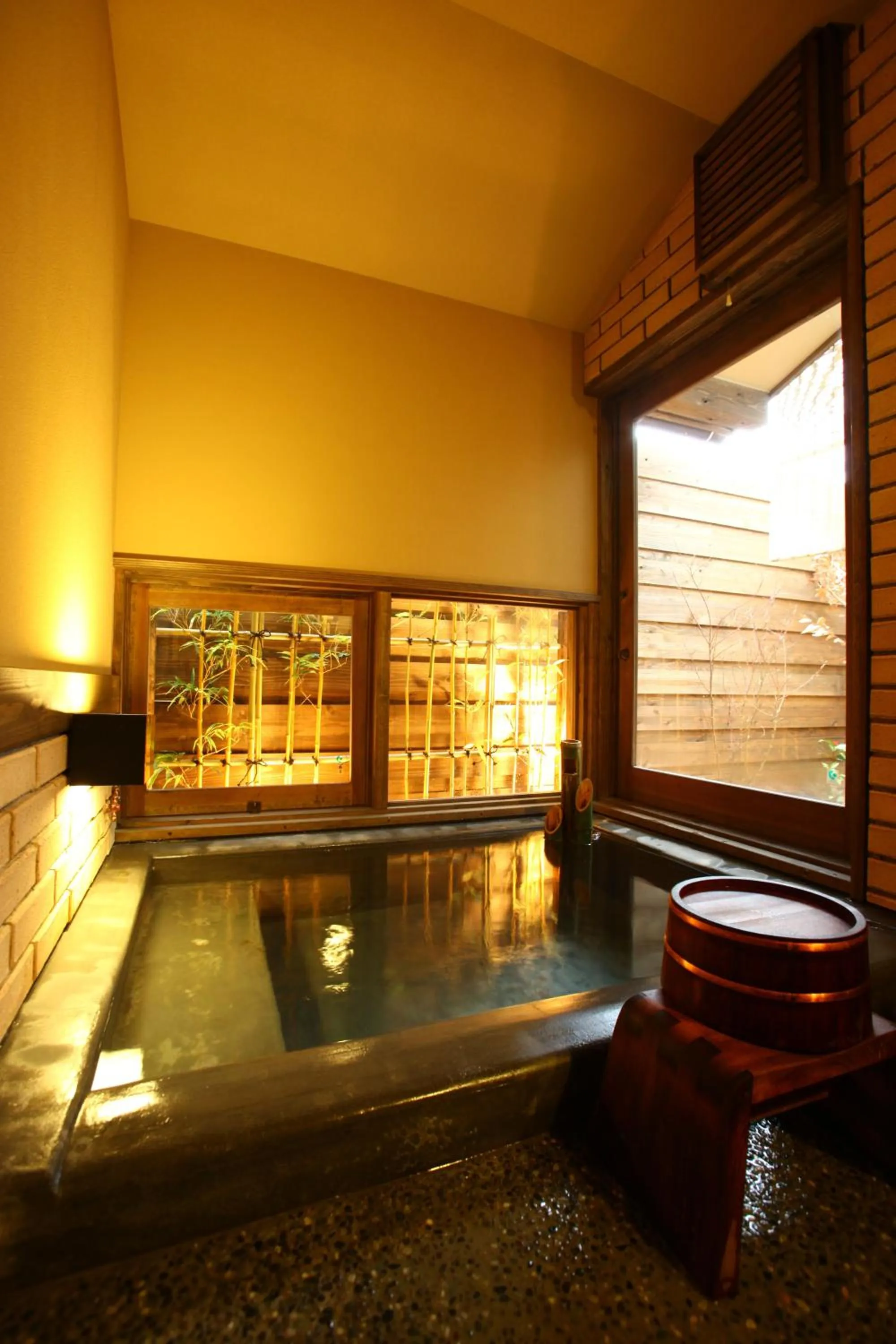 Area and facilities in Asobe