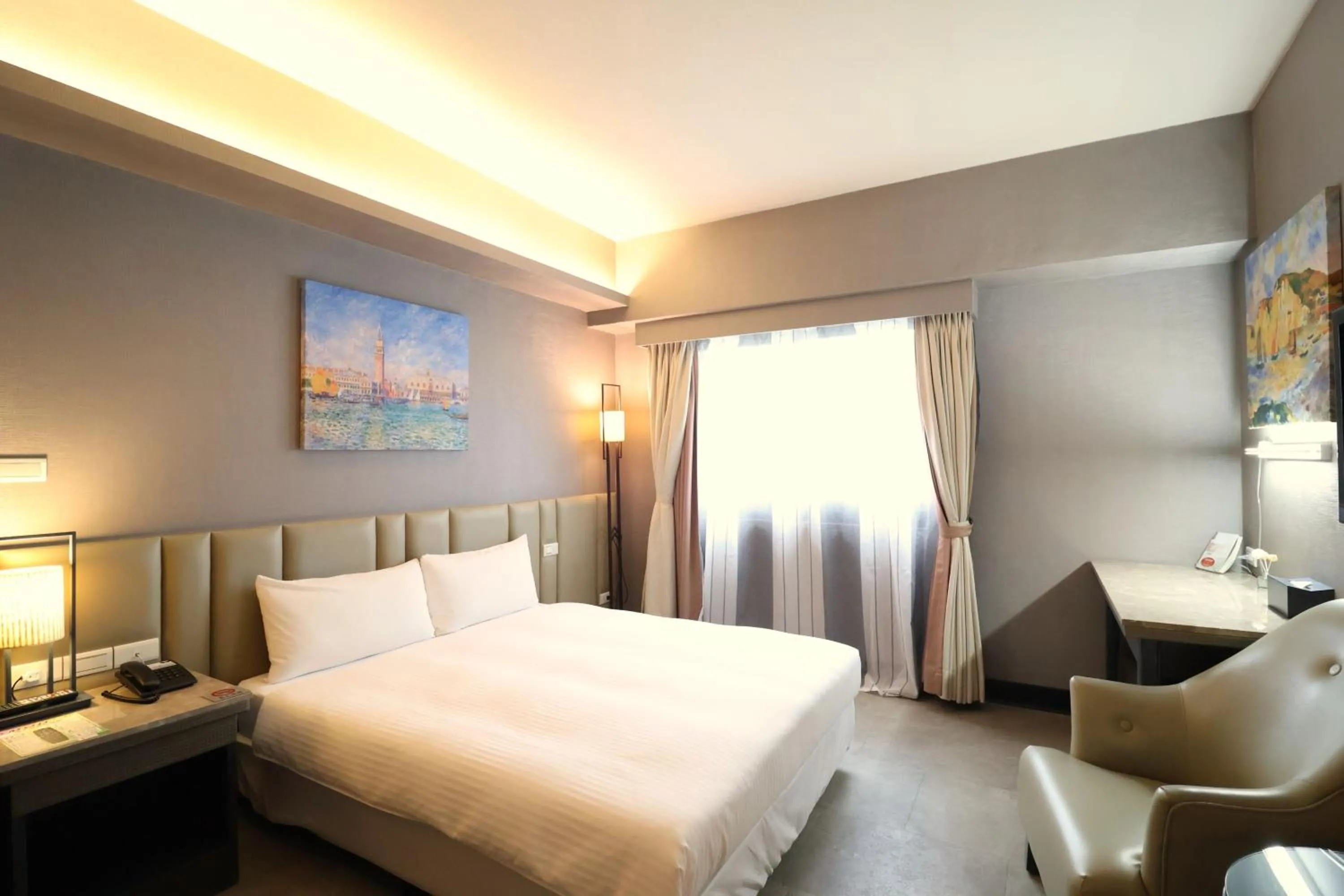 Photo of the whole room, Bed in Kaohsiung Ahotel
