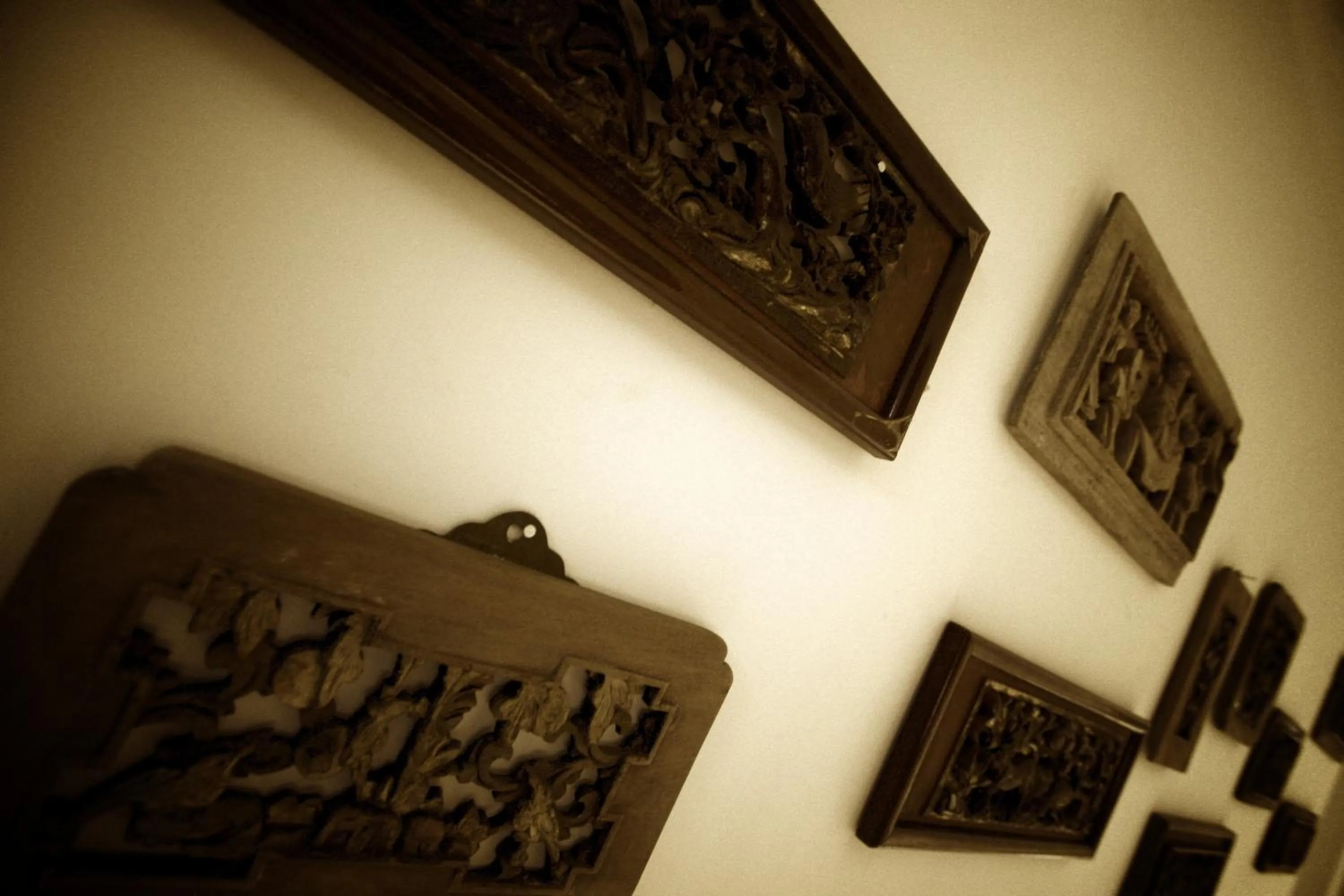 Decorative detail in The Mahjong