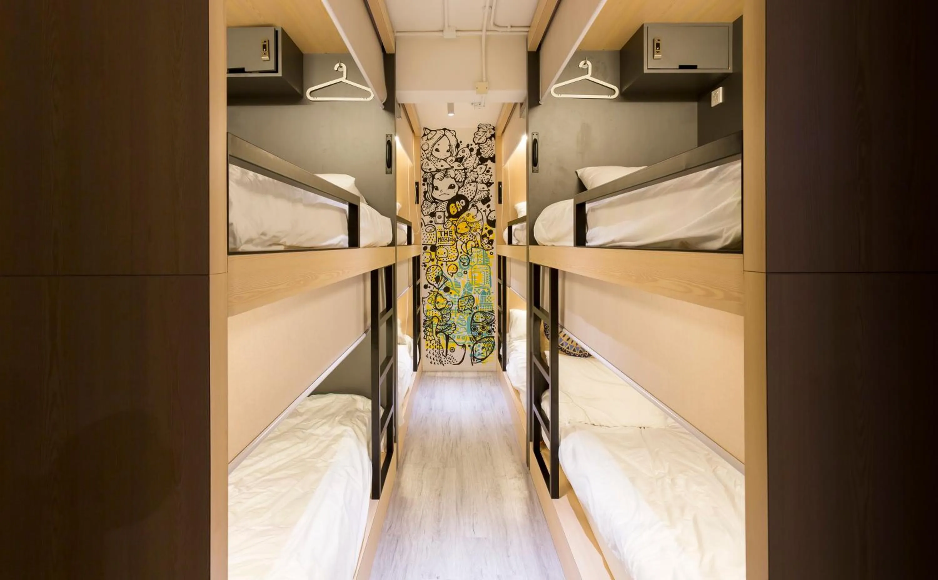 bunk bed, Bed in The Mahjong