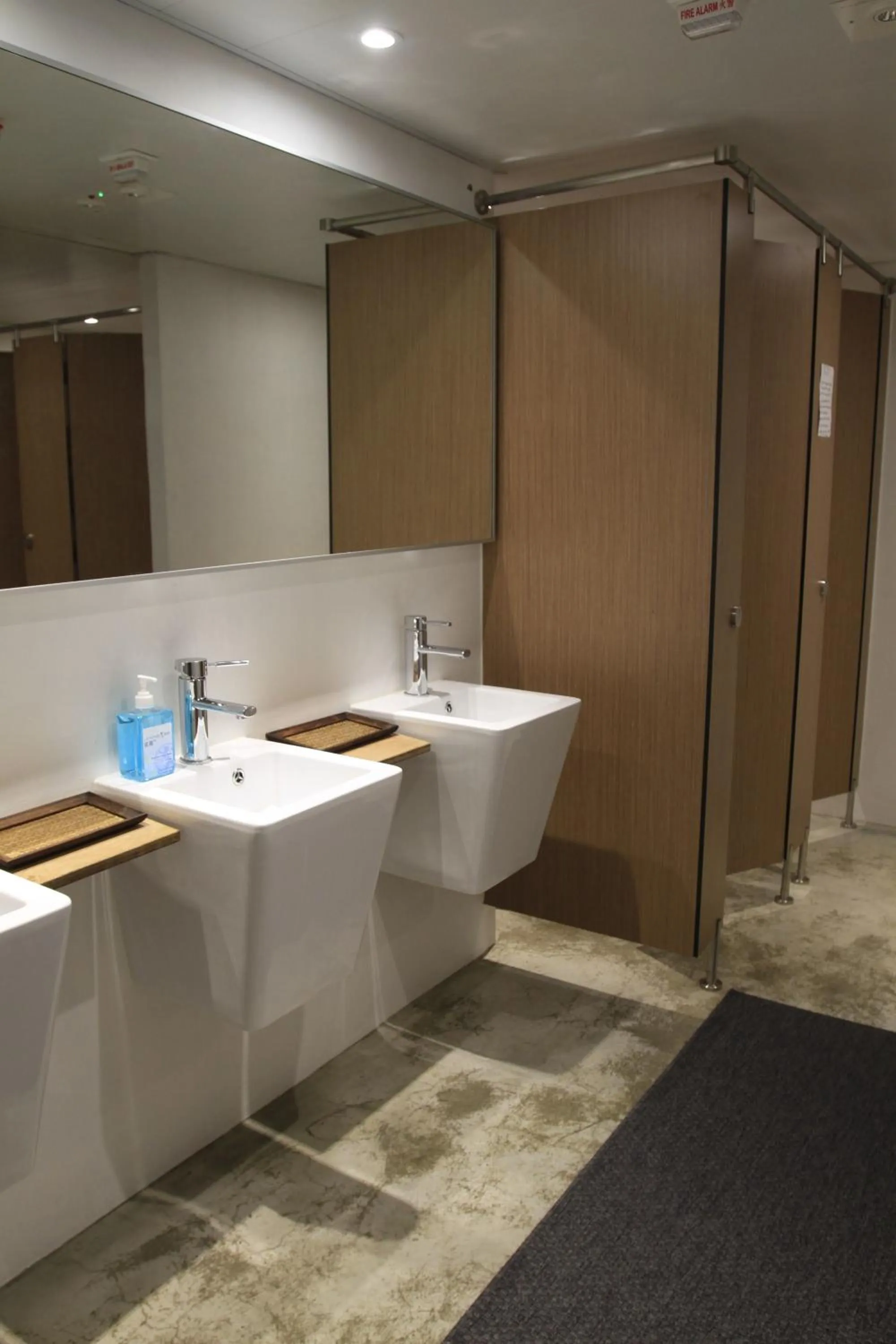 Bathroom in The Mahjong