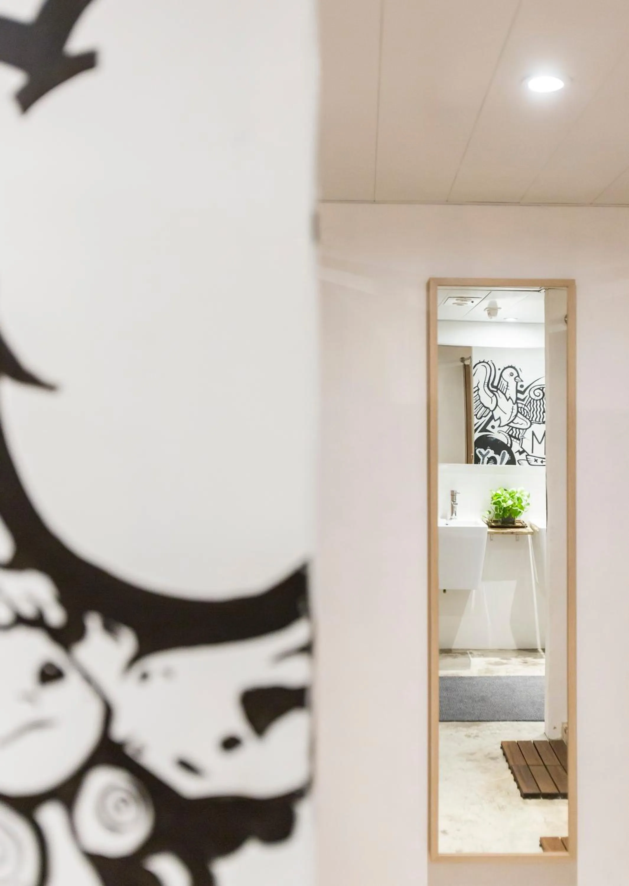 Shower in The Mahjong