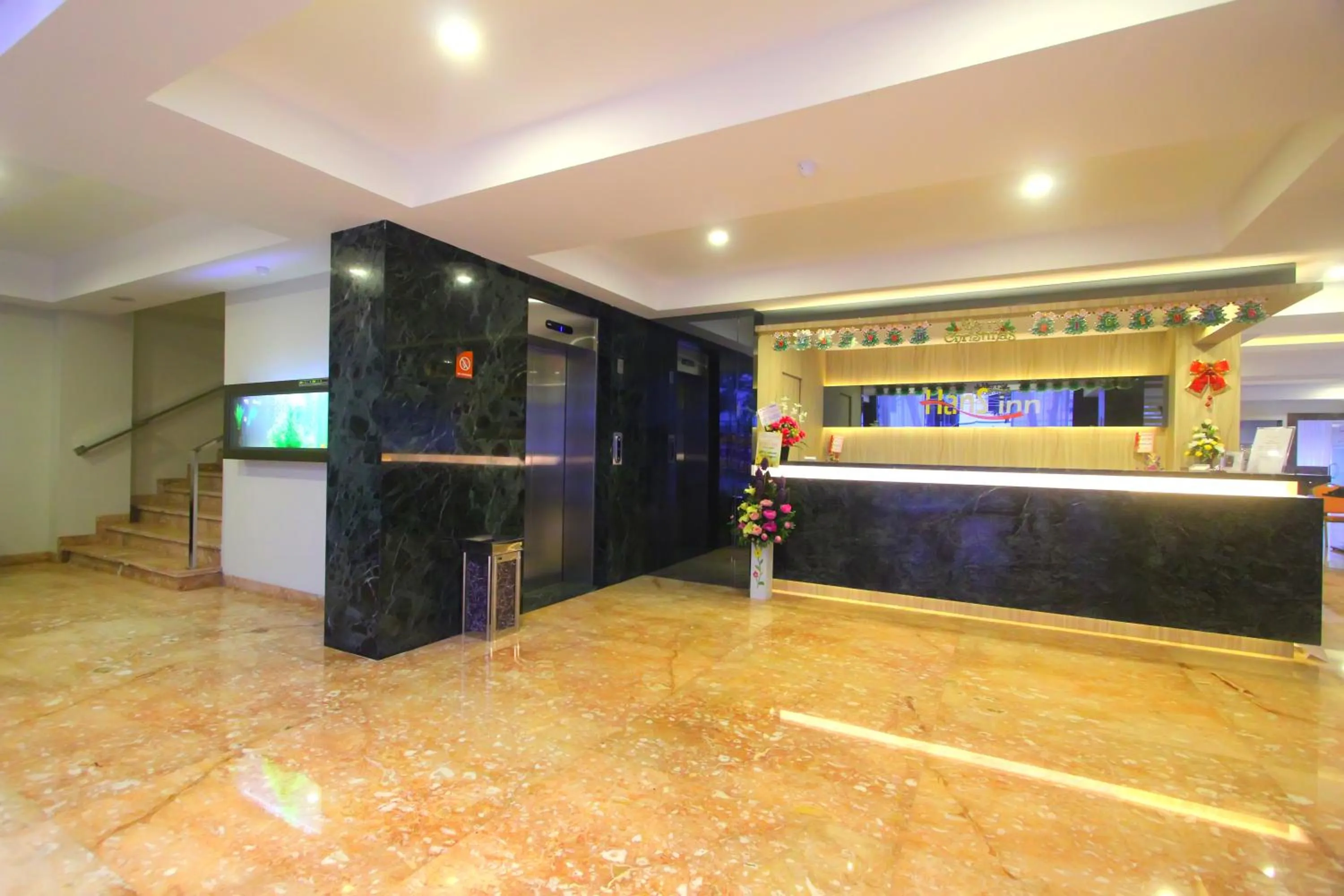 Lobby or reception in Hans Inn Batam