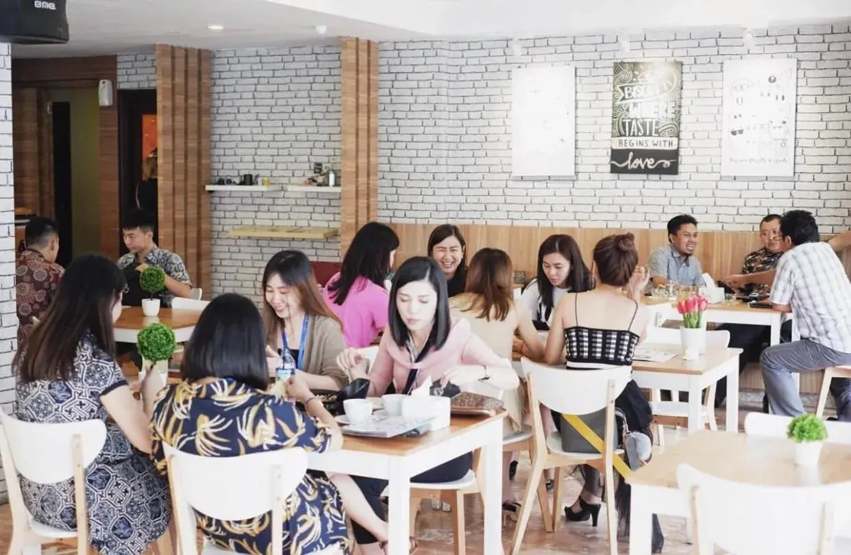 Restaurant/places to eat in Hans Inn Batam Restaurant/places to eat in Hans Inn Batam