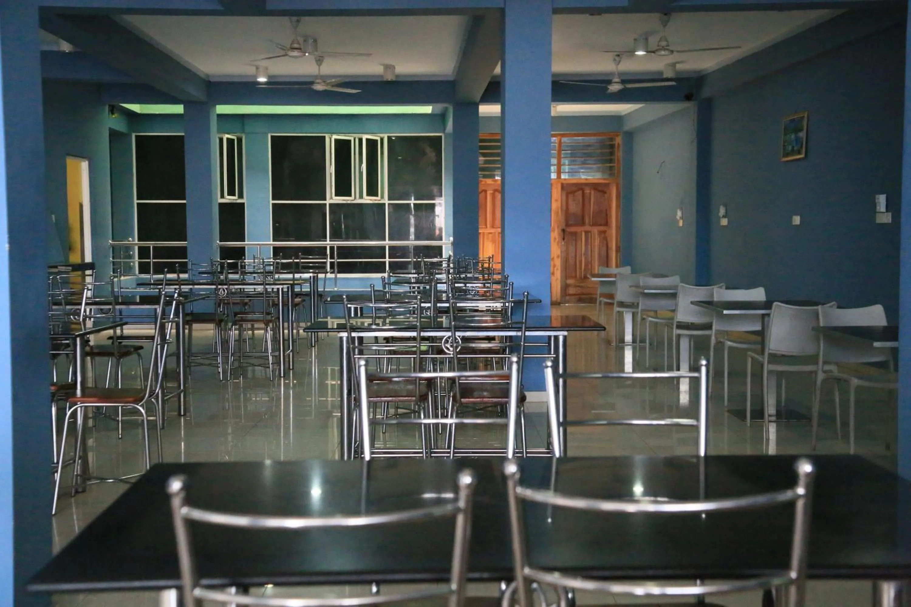 Restaurant/places to eat in Kings Hotel Restaurant and Bar