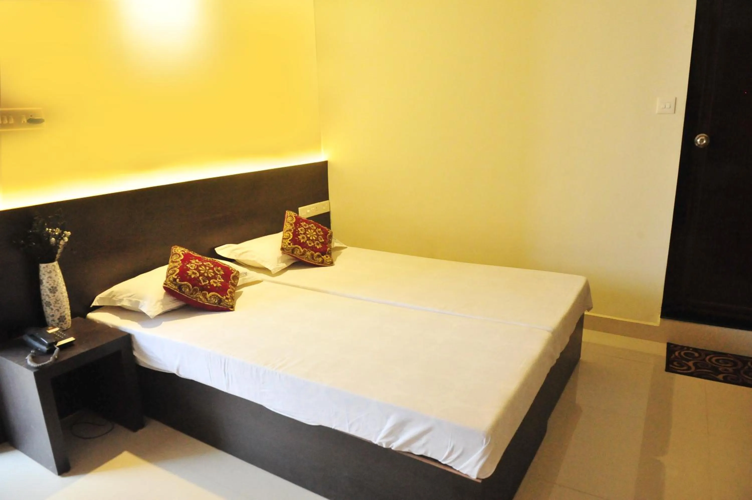 Photo of the whole room, Bed in Hotel Prathiba Heritage