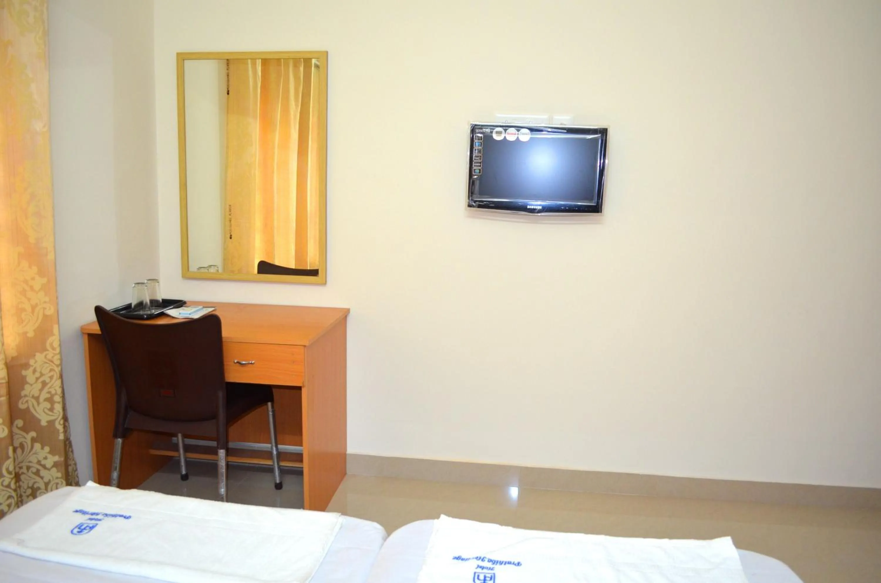 TV and multimedia, Bed in Hotel Prathiba Heritage
