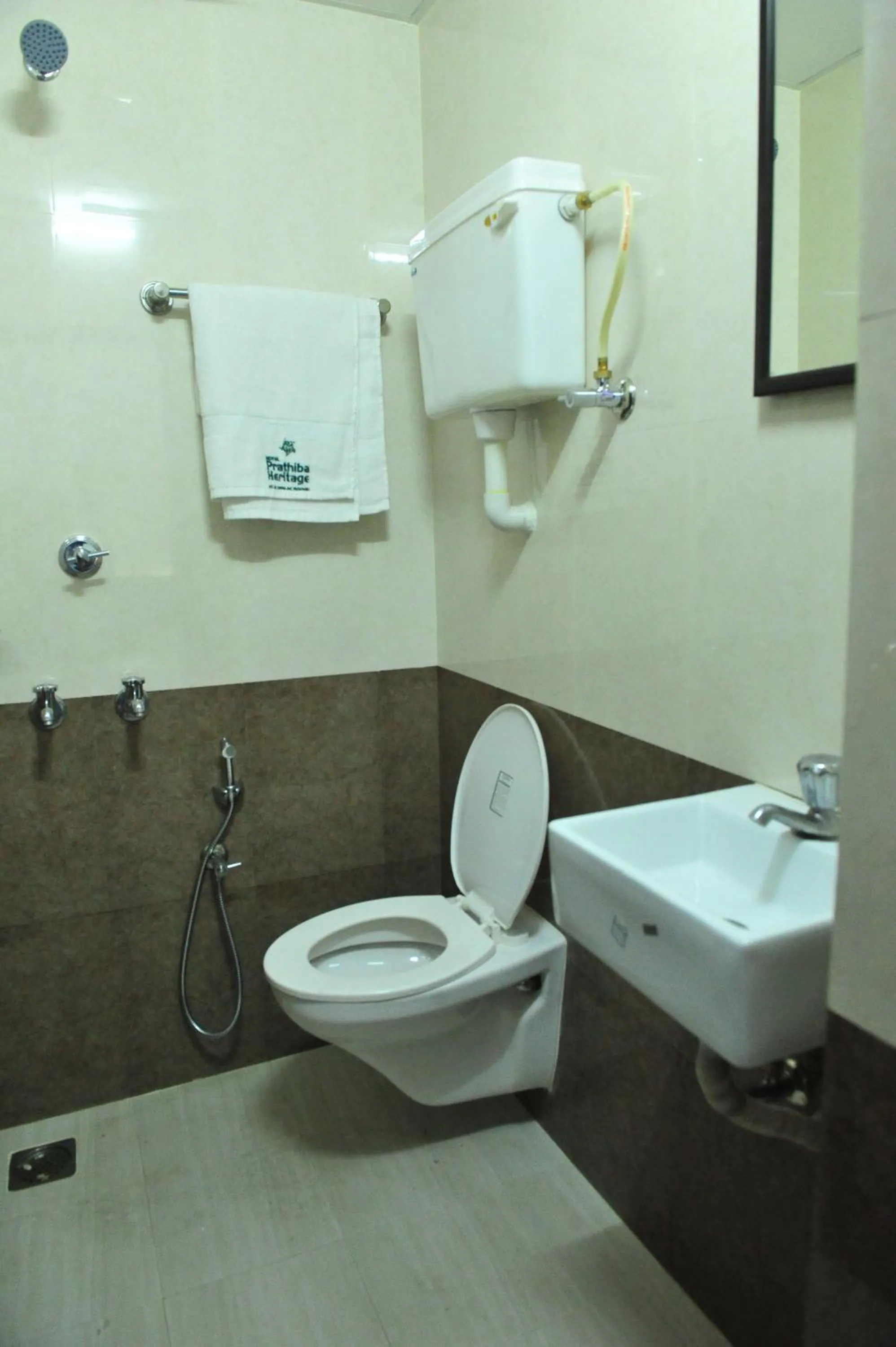 Bathroom in Hotel Prathiba Heritage