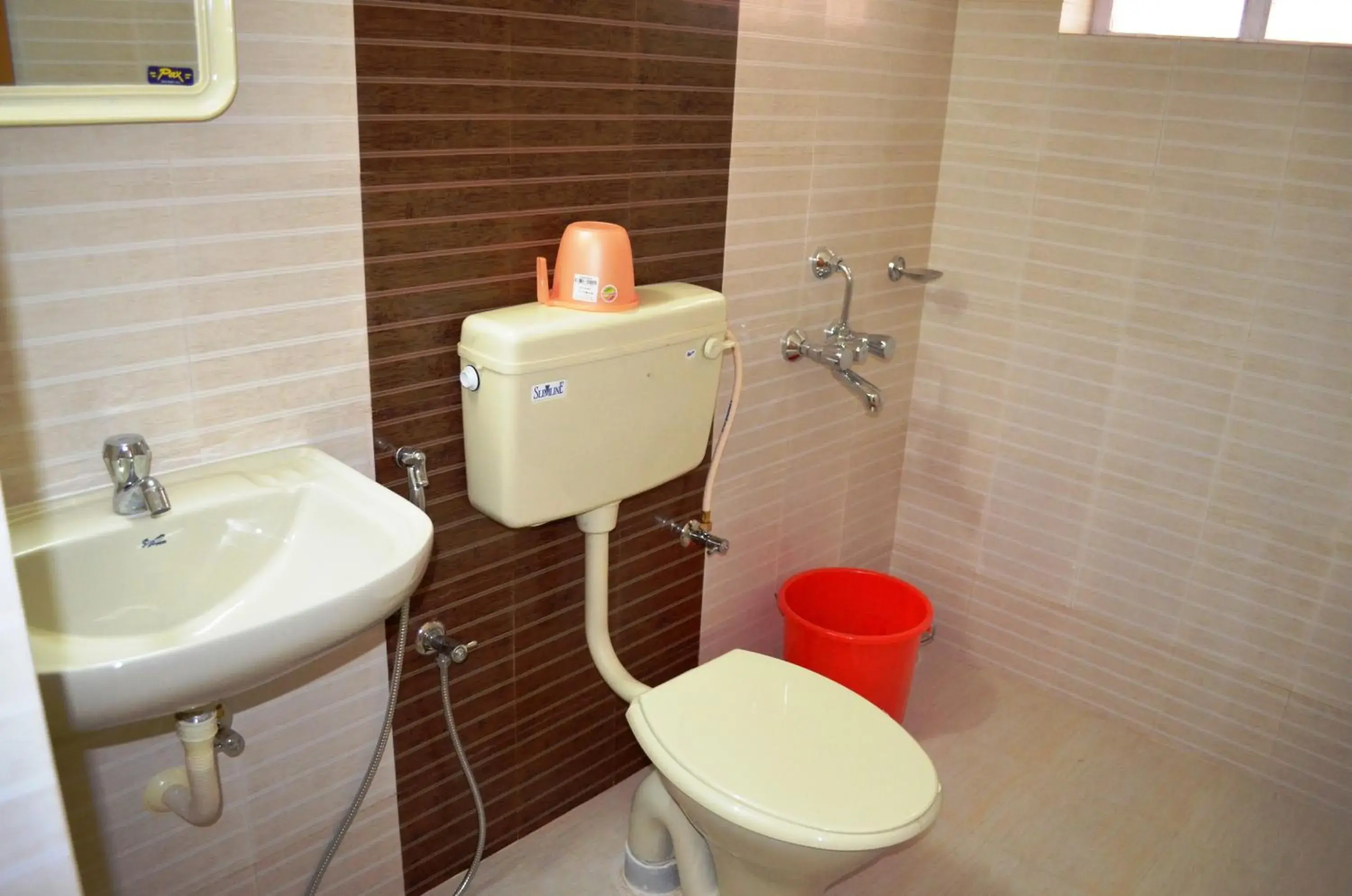 Toilet in Hotel Prathiba Heritage Toilet in Hotel Prathiba Heritage