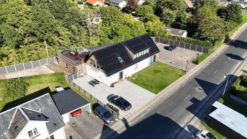 The Butterfly - House in Odense for 7 Persons with Luxury Rooftop Deck & Free Parking
