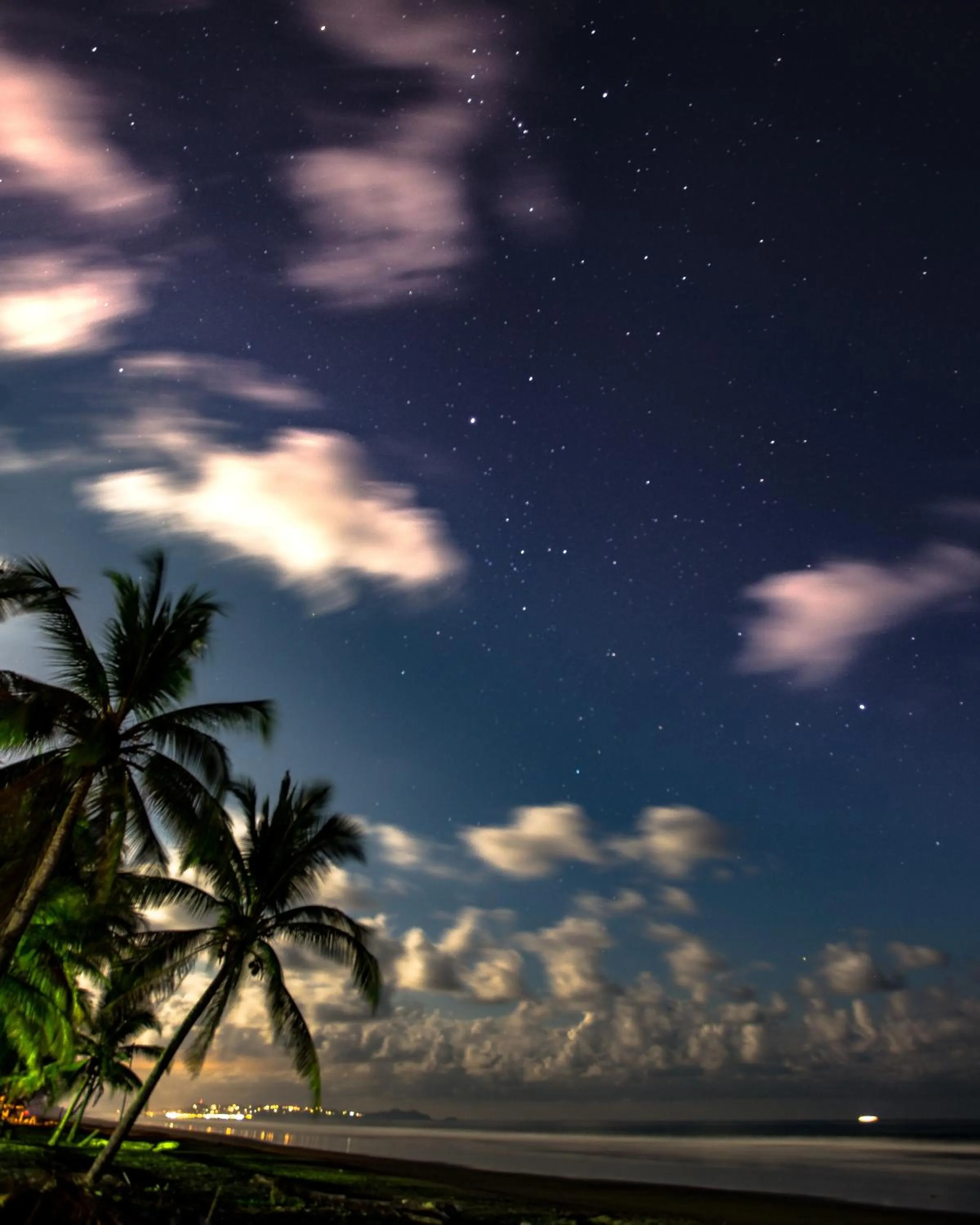 Night in Hotel Clandestino beach resort