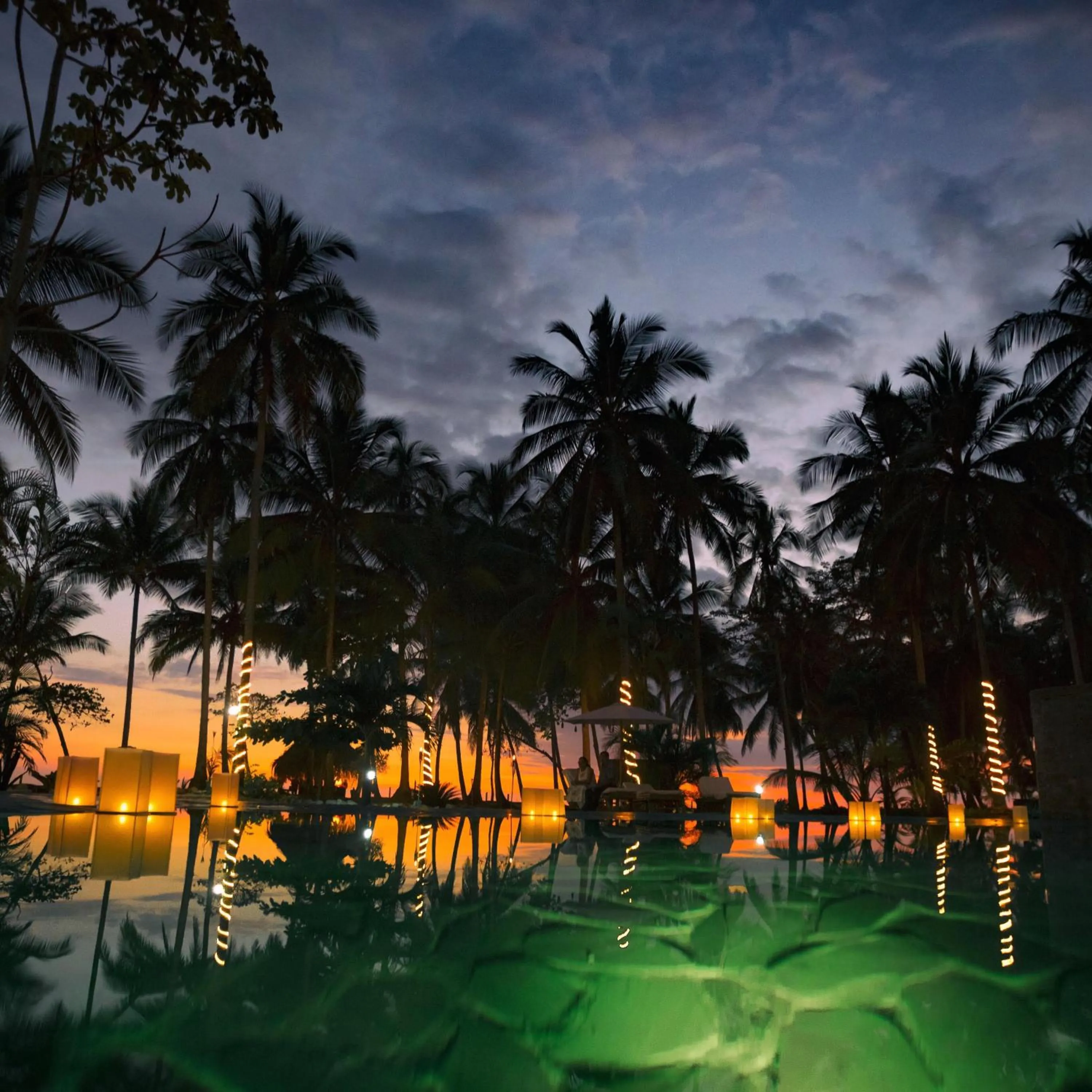 Night in Hotel Clandestino beach resort