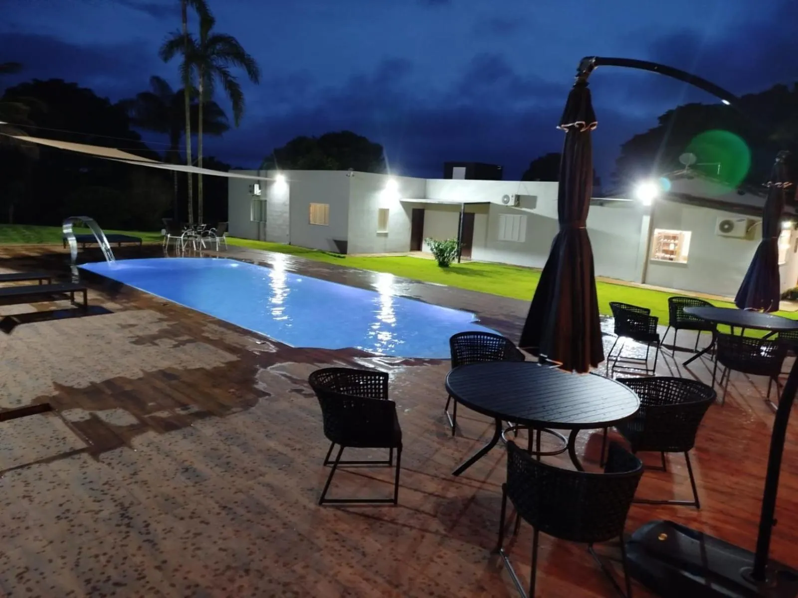 Night in Sitio Cantin
