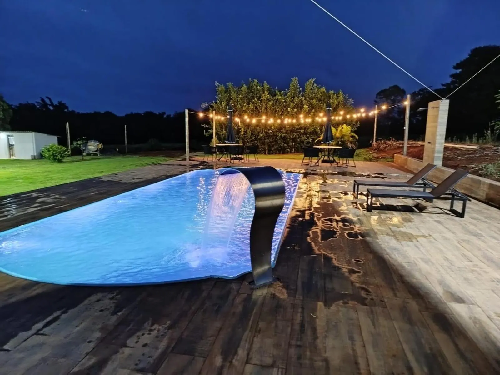 Night in Sitio Cantin