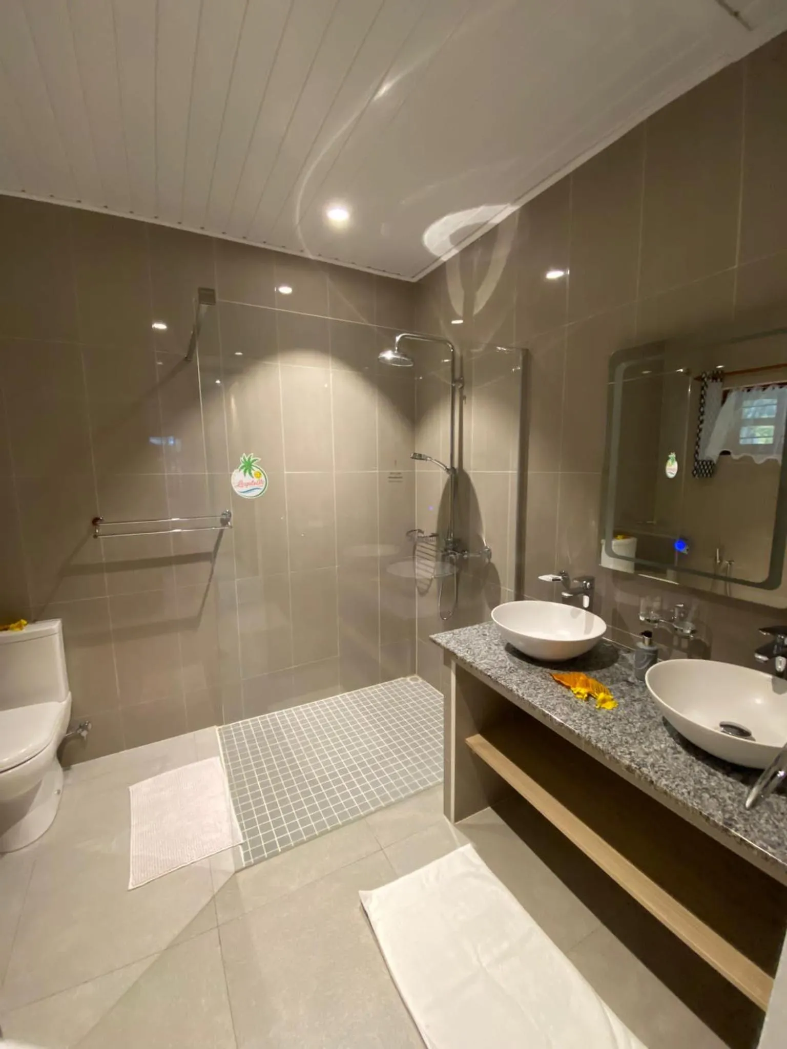 Bathroom in Coin D'or