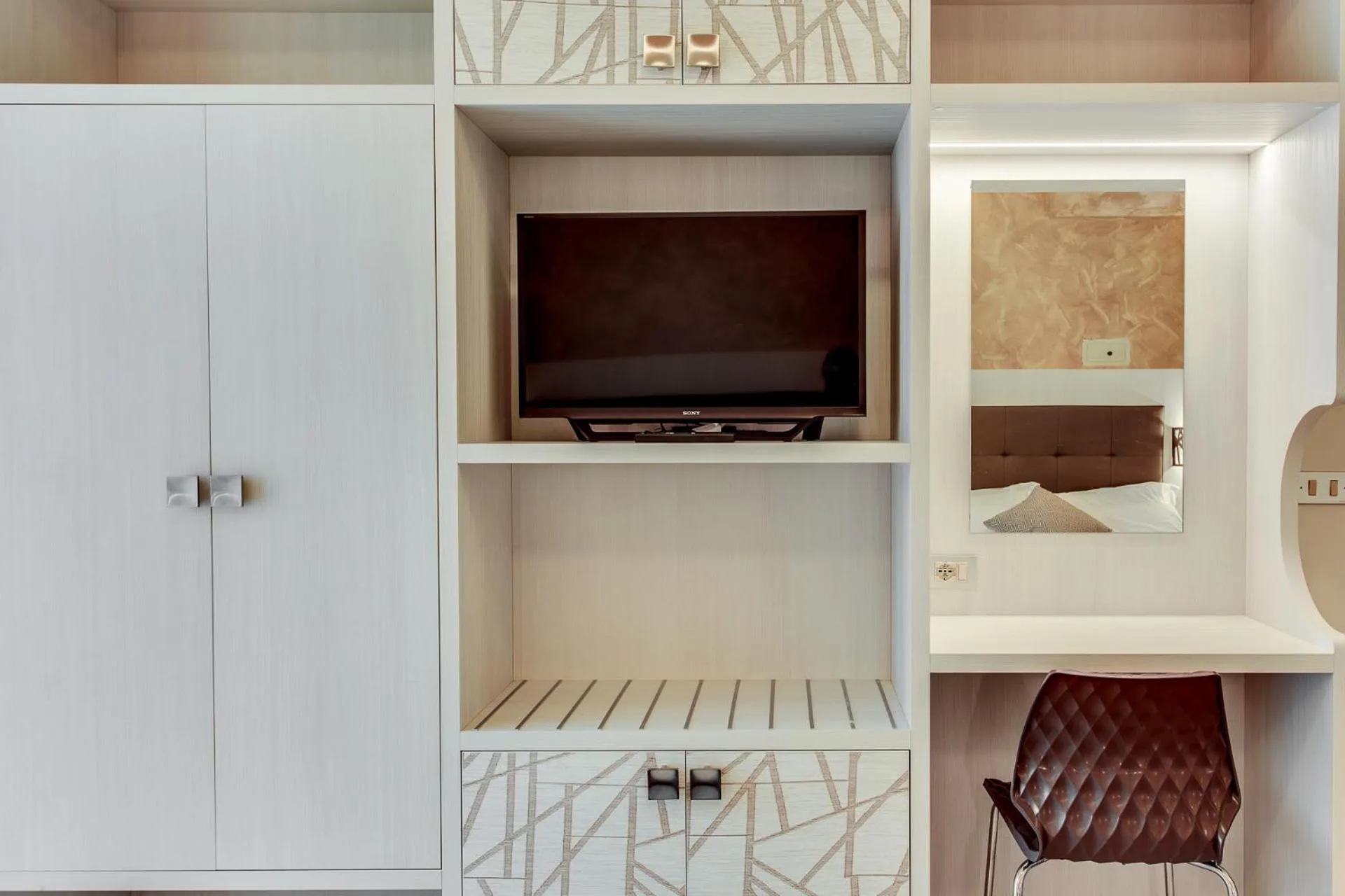 TV and multimedia in Hotel Dolcevita