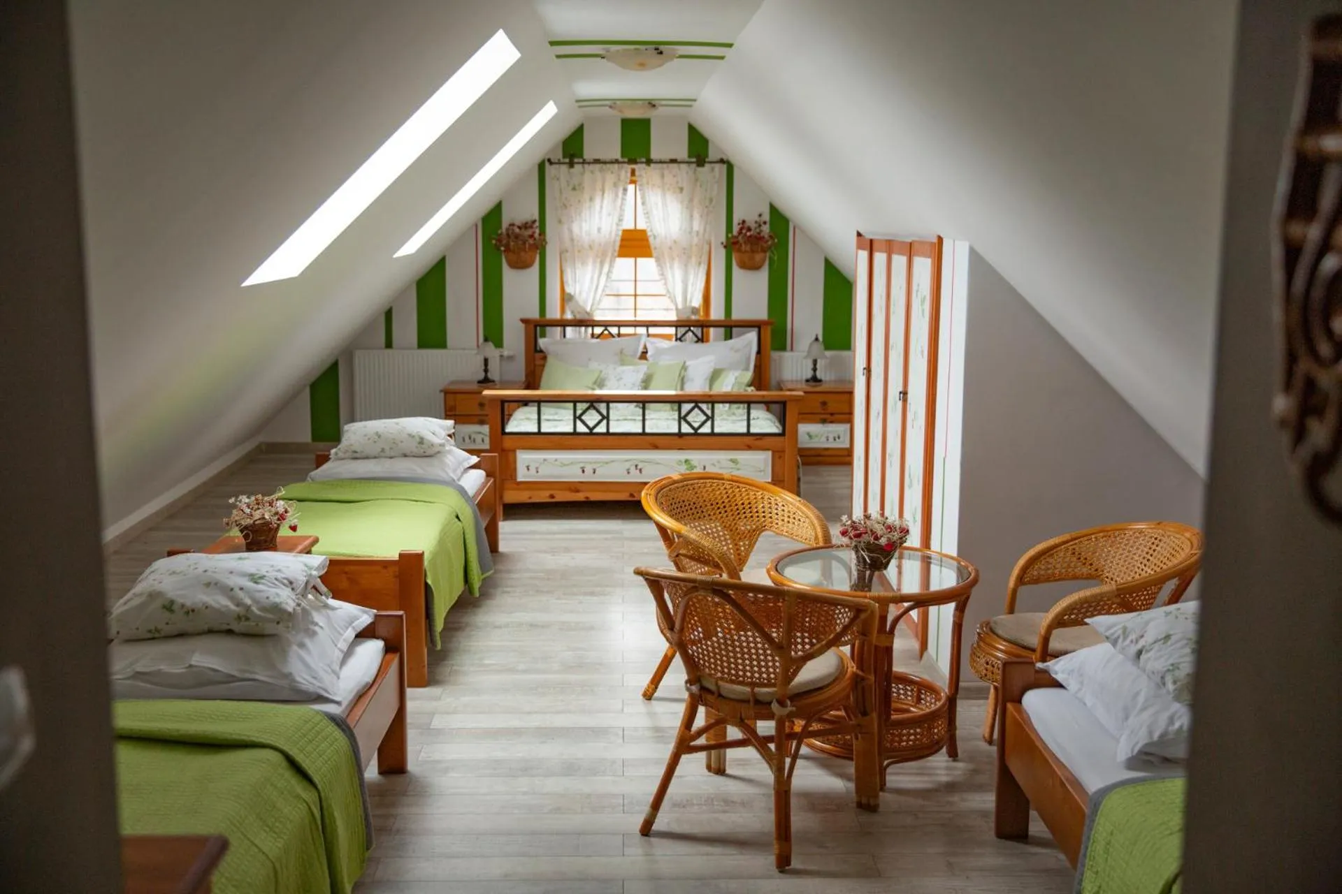 Living room, Bed in Karolowy Dwór