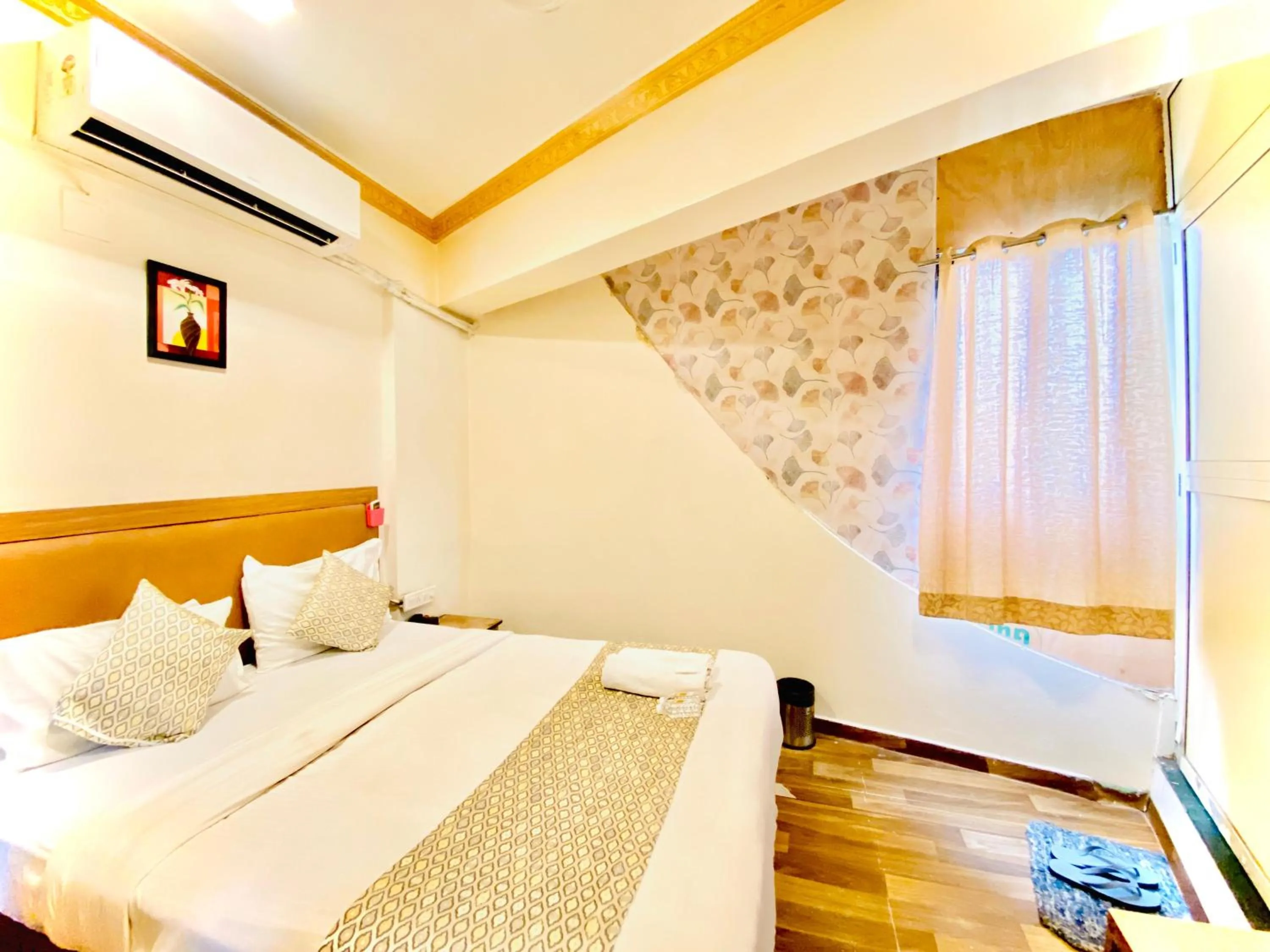 Bed in Hotel ABC Satellite Prahlad Nagar
