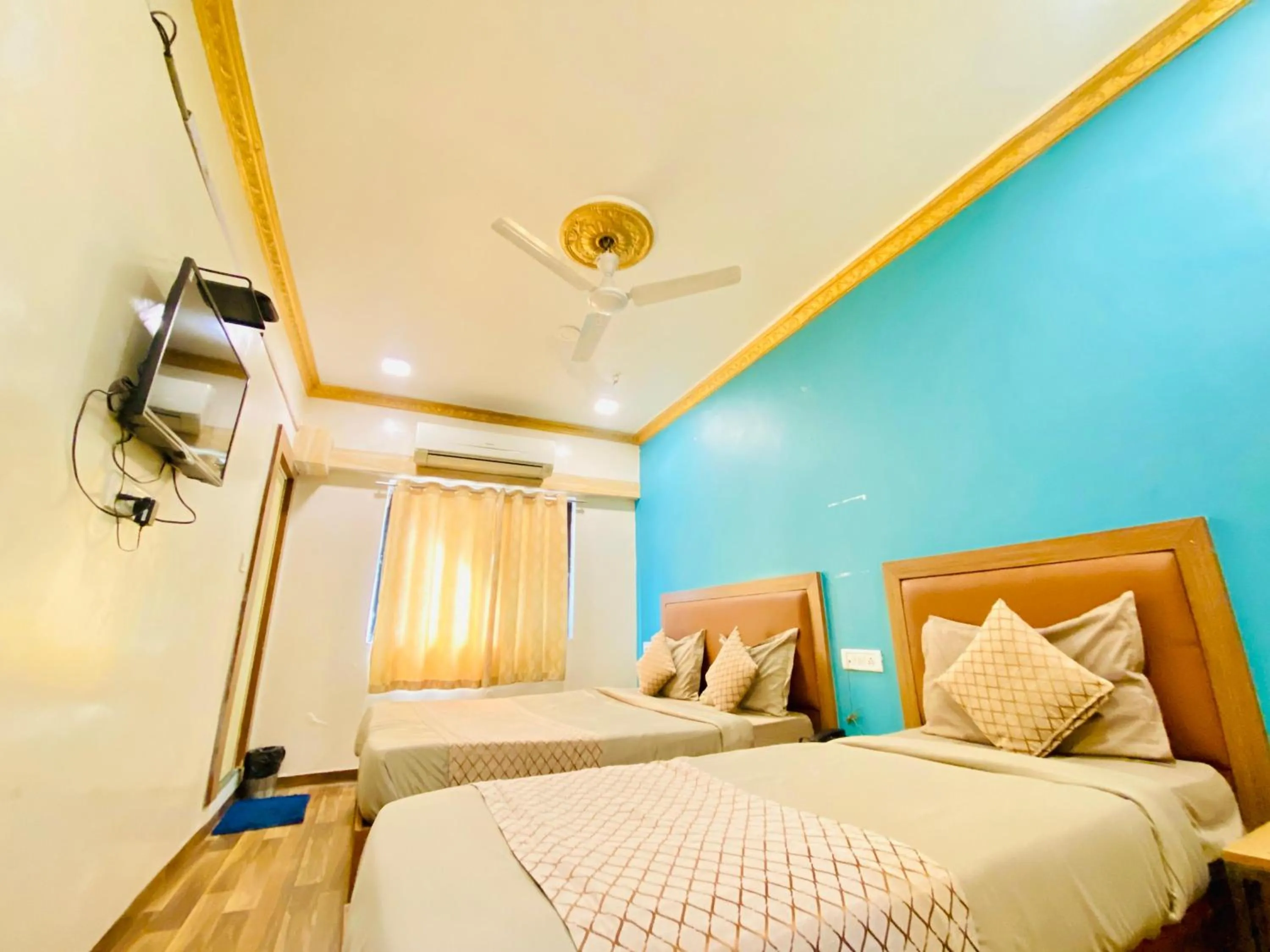Bed in Hotel ABC Satellite Prahlad Nagar
