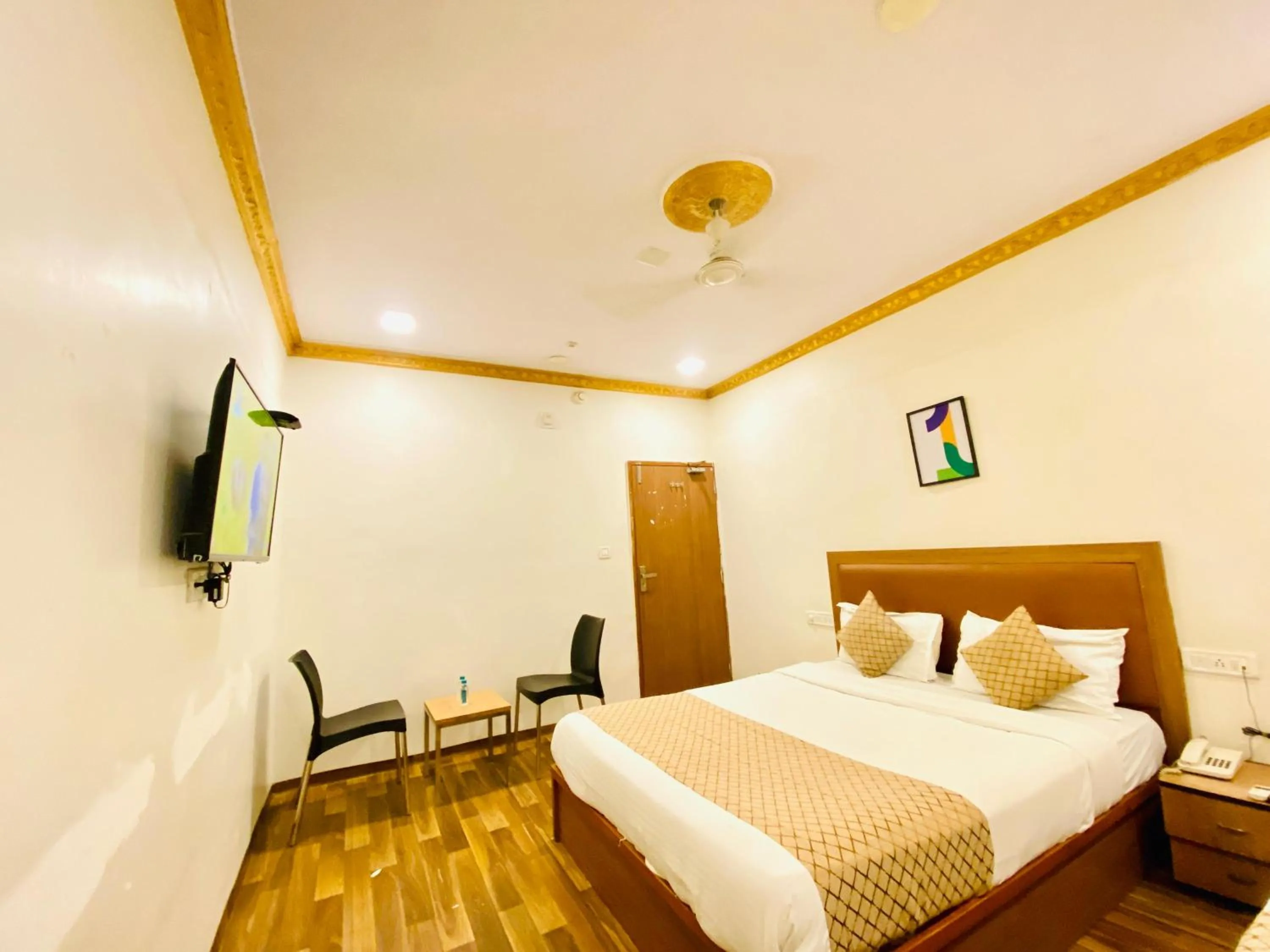 Bed in Hotel ABC Satellite Prahlad Nagar