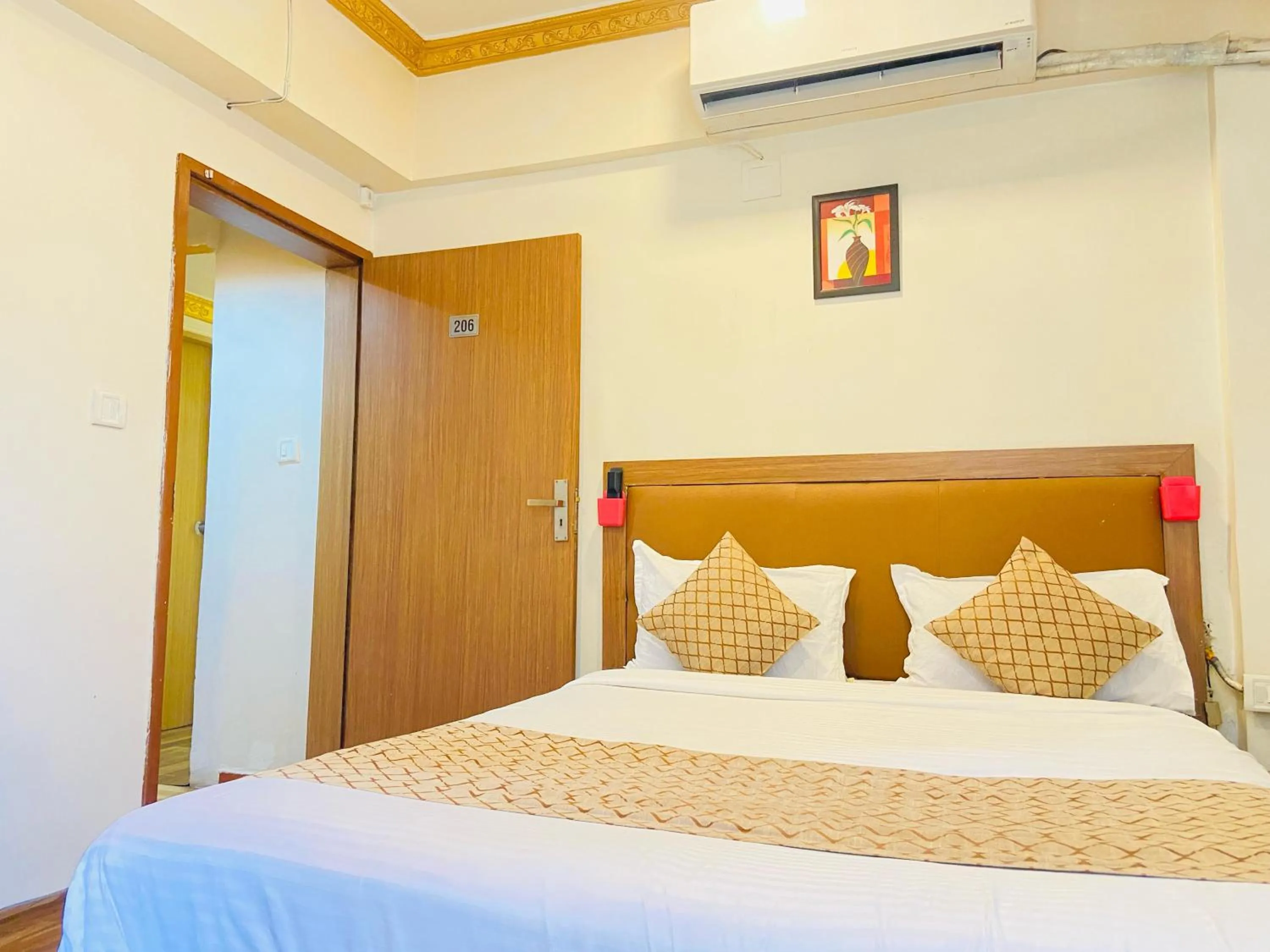 Bed in Hotel ABC Satellite Prahlad Nagar
