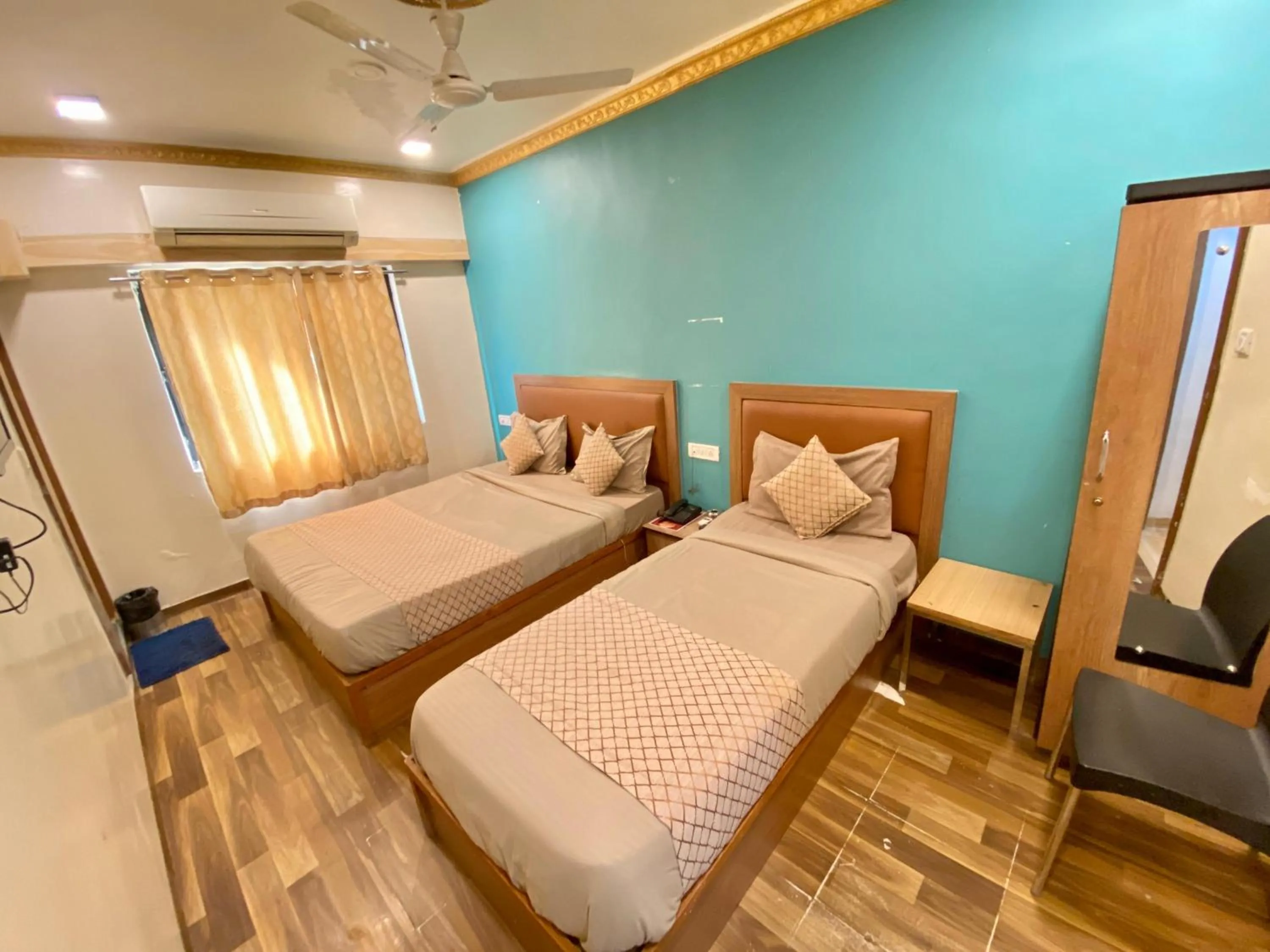 Bed in Hotel ABC Satellite Prahlad Nagar