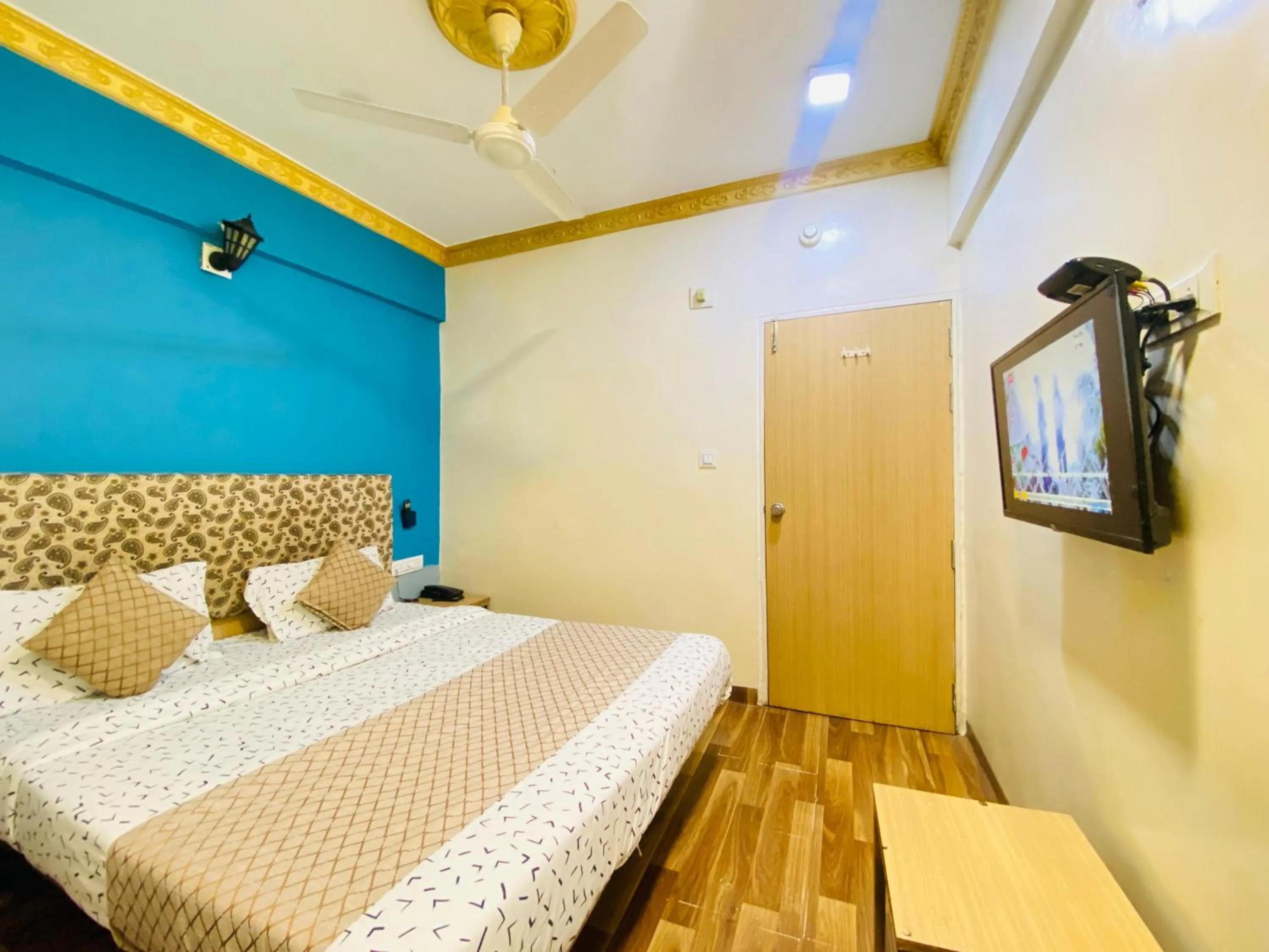 Bed in Hotel ABC Satellite Prahlad Nagar