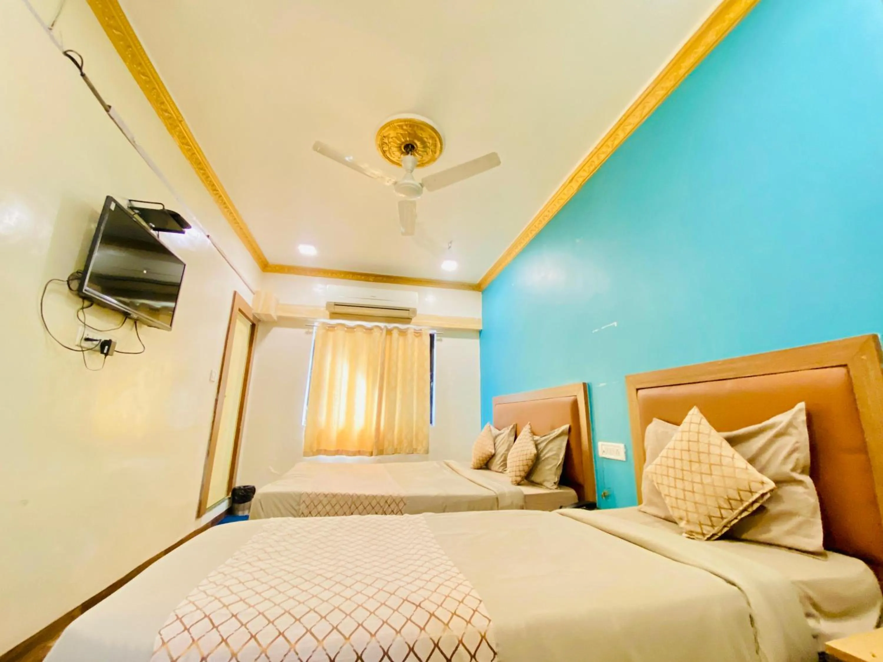 Bed in Hotel ABC Satellite Prahlad Nagar