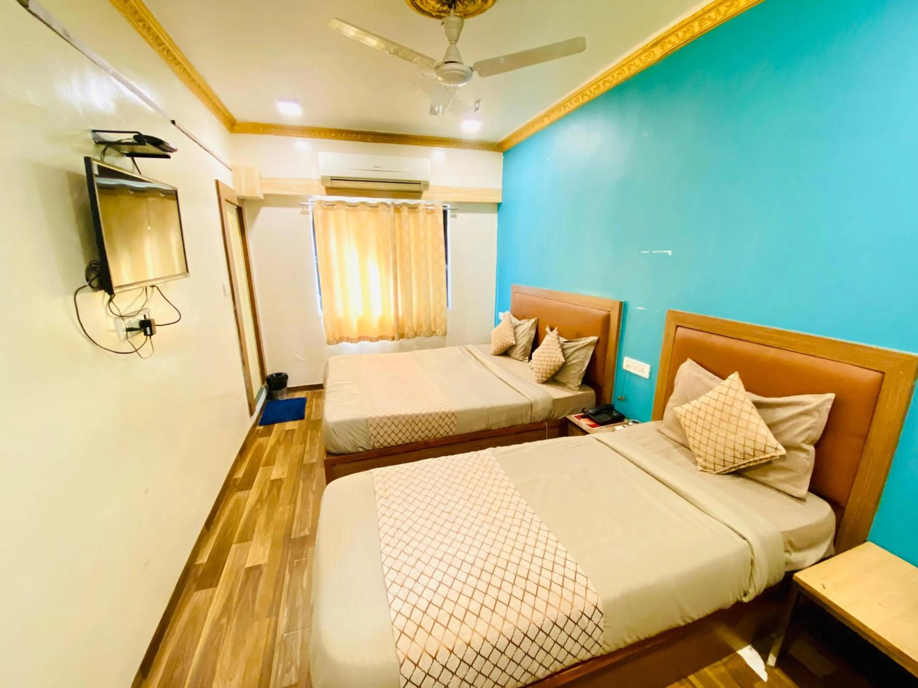 Bed in Hotel ABC Satellite Prahlad Nagar