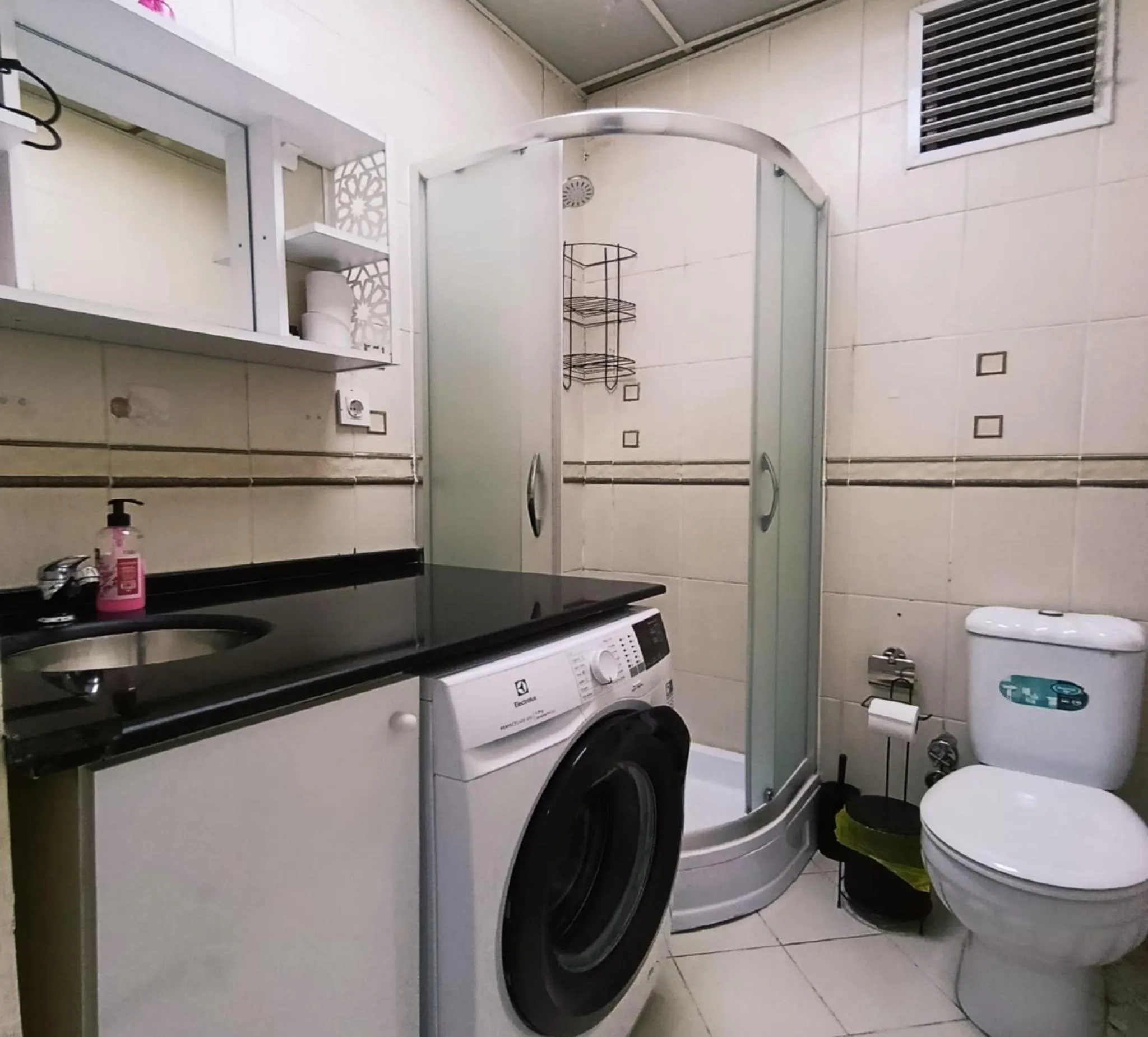 Shower in Armagan Suite Taksim