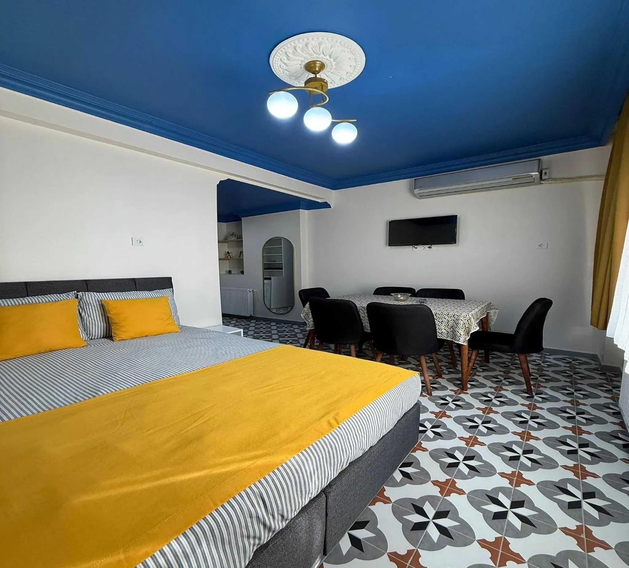 TV and multimedia, Bed in Armagan Suite Taksim