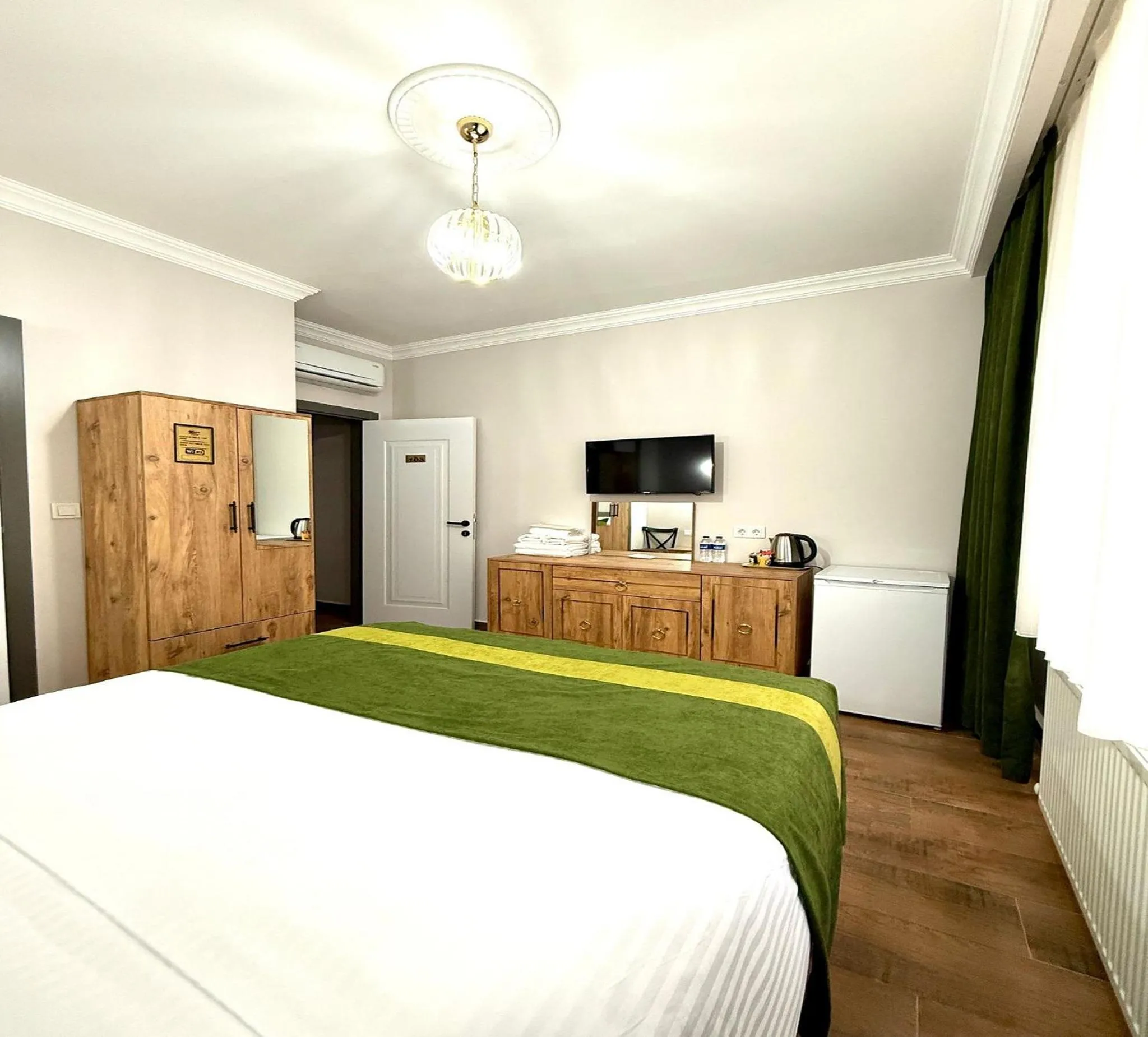 TV and multimedia, Bed in Armagan Suite Taksim