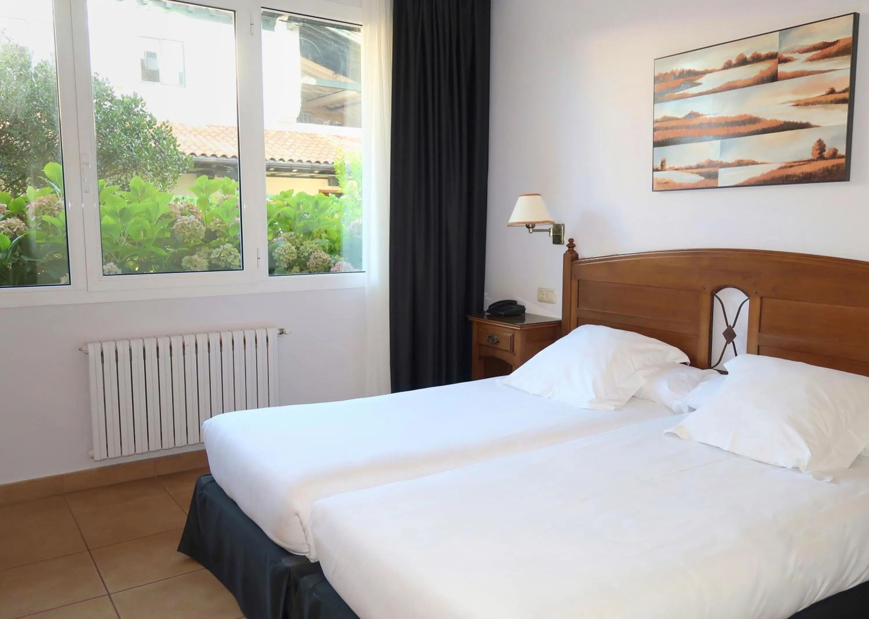 Special Offer - Twin Room with Garden View in Hotel Gudamendi