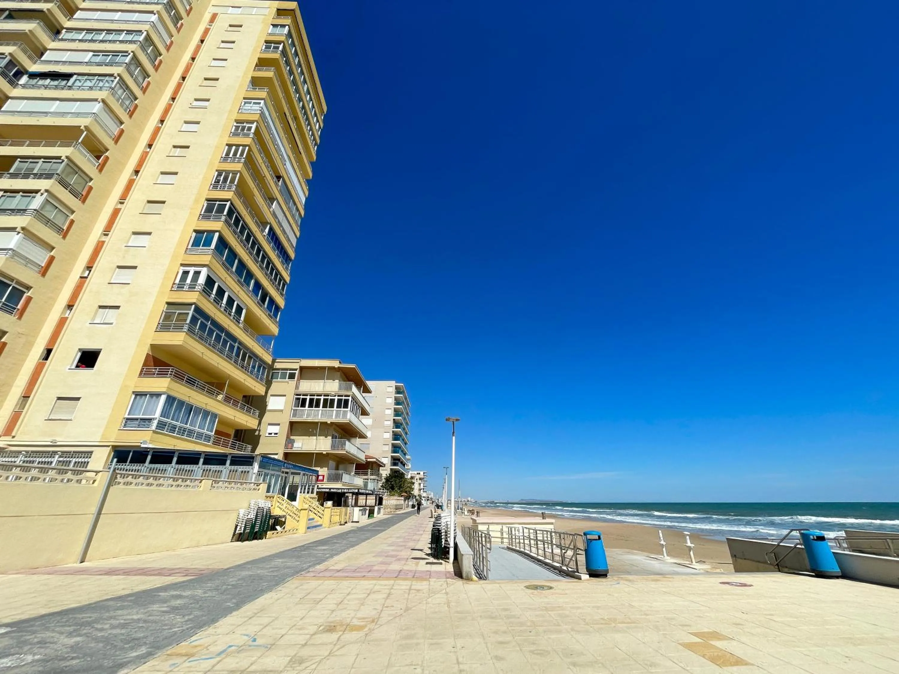 Property building in Apartamento Gandia Bellreguard 3000
