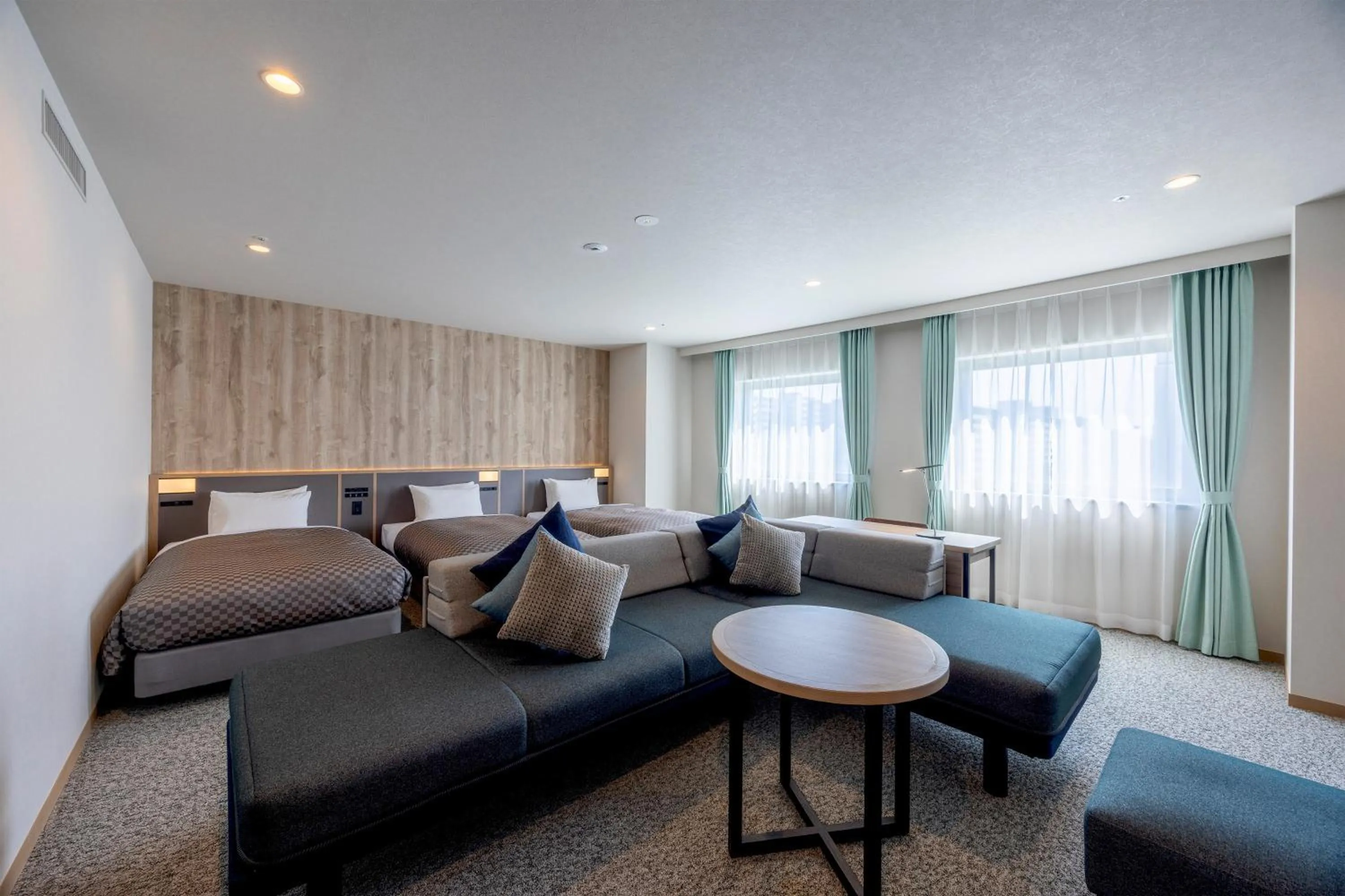 Photo of the whole room in Hotel Mariners Court Tokyo