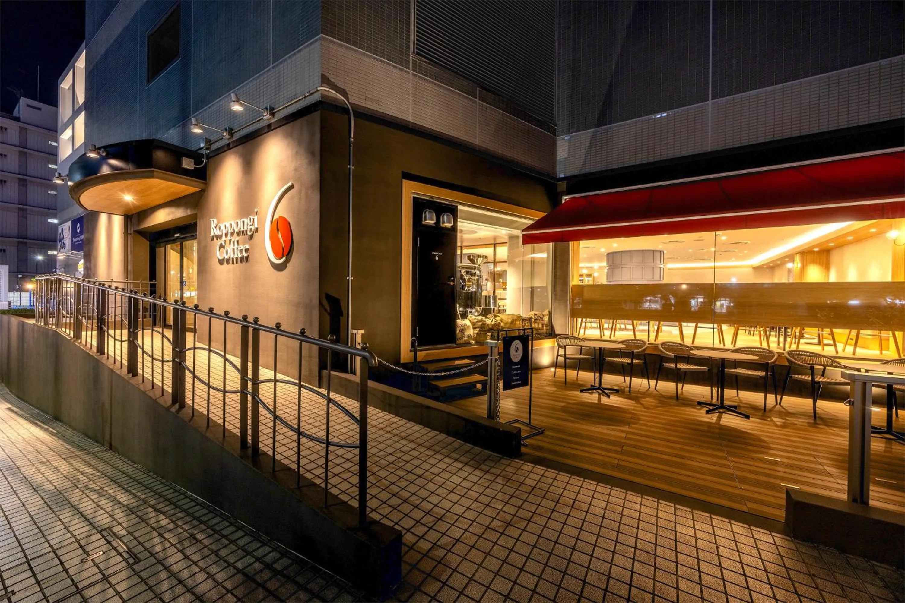 Property building in Hotel Mariners Court Tokyo