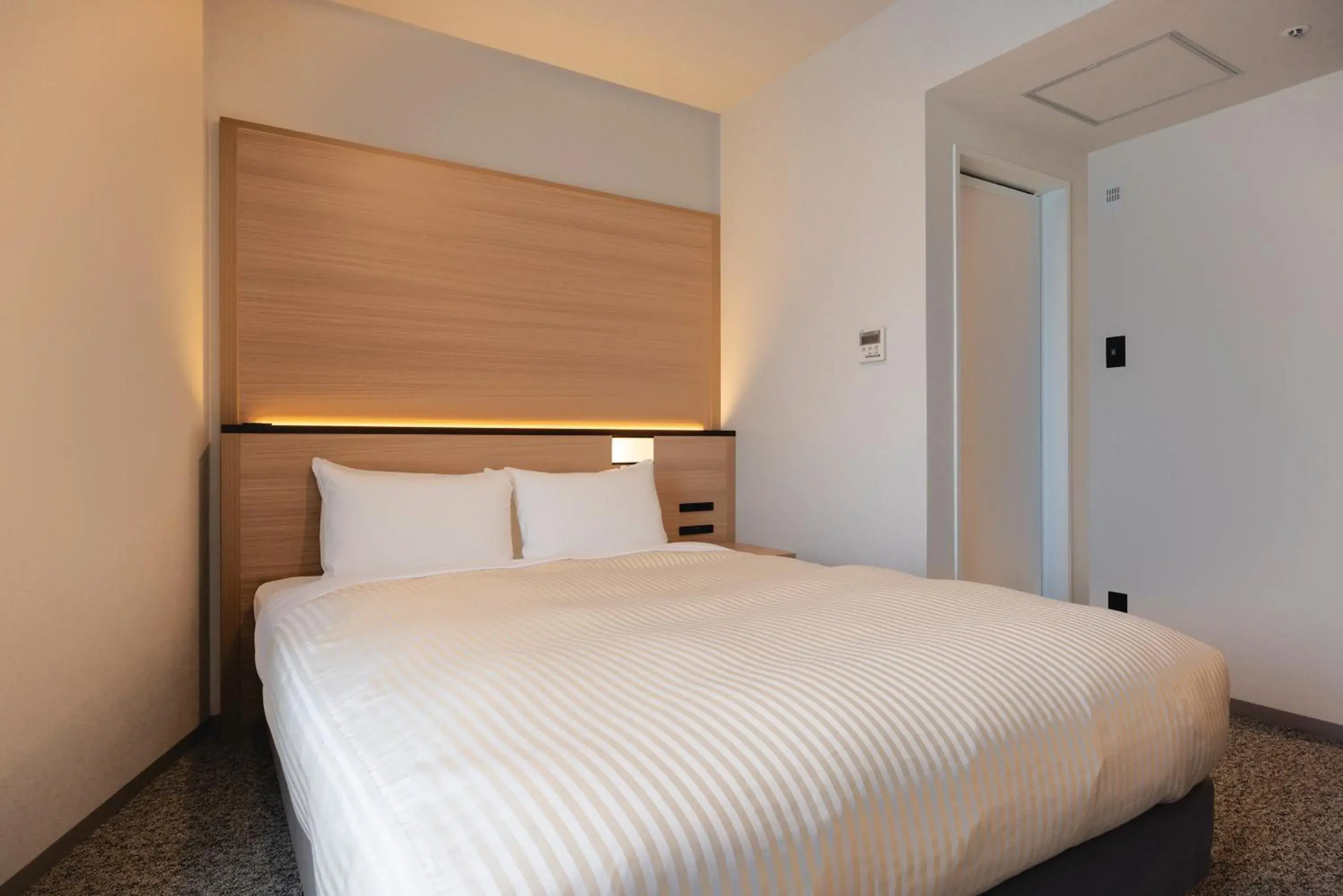 Photo of the whole room, Bed in Hotel Mariners Court Tokyo Photo of the whole room, Bed in Hotel Mariners Court Tokyo