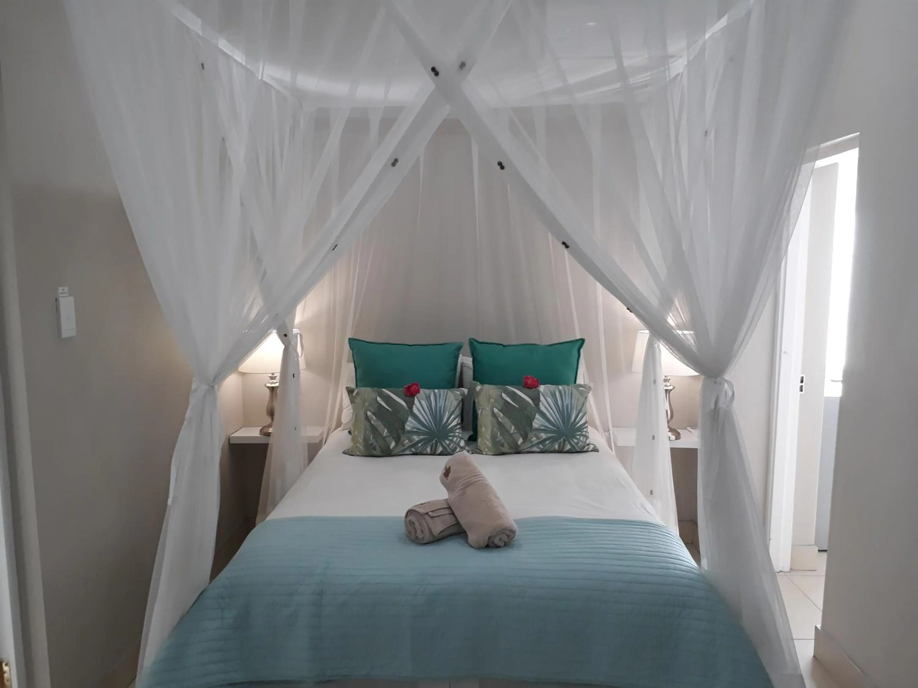 Bed in St Lucia Kingfisher Lodge