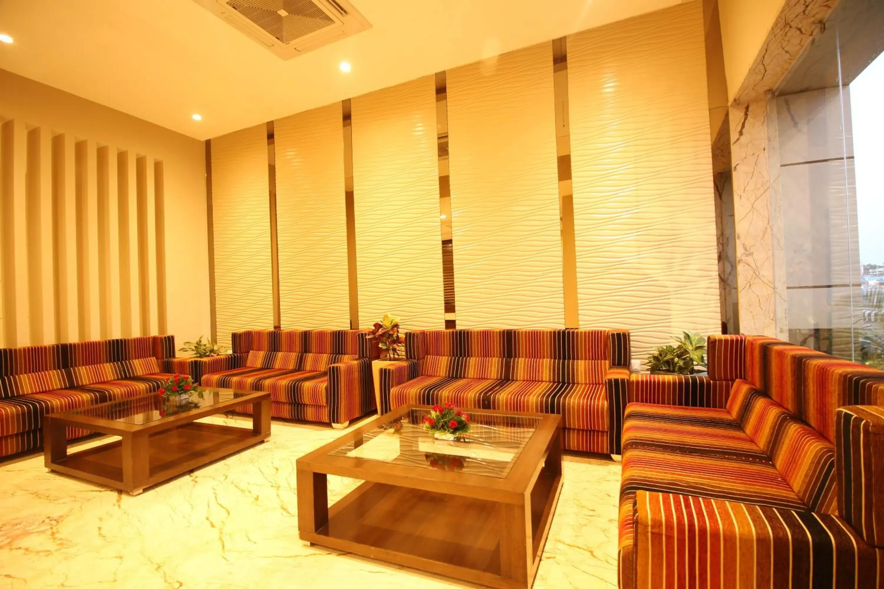 Lobby or reception in Hotel Le Roi Raipur at Raipur Railway Station Lobby or reception in Hotel Le Roi Raipur at Raipur Railway Station