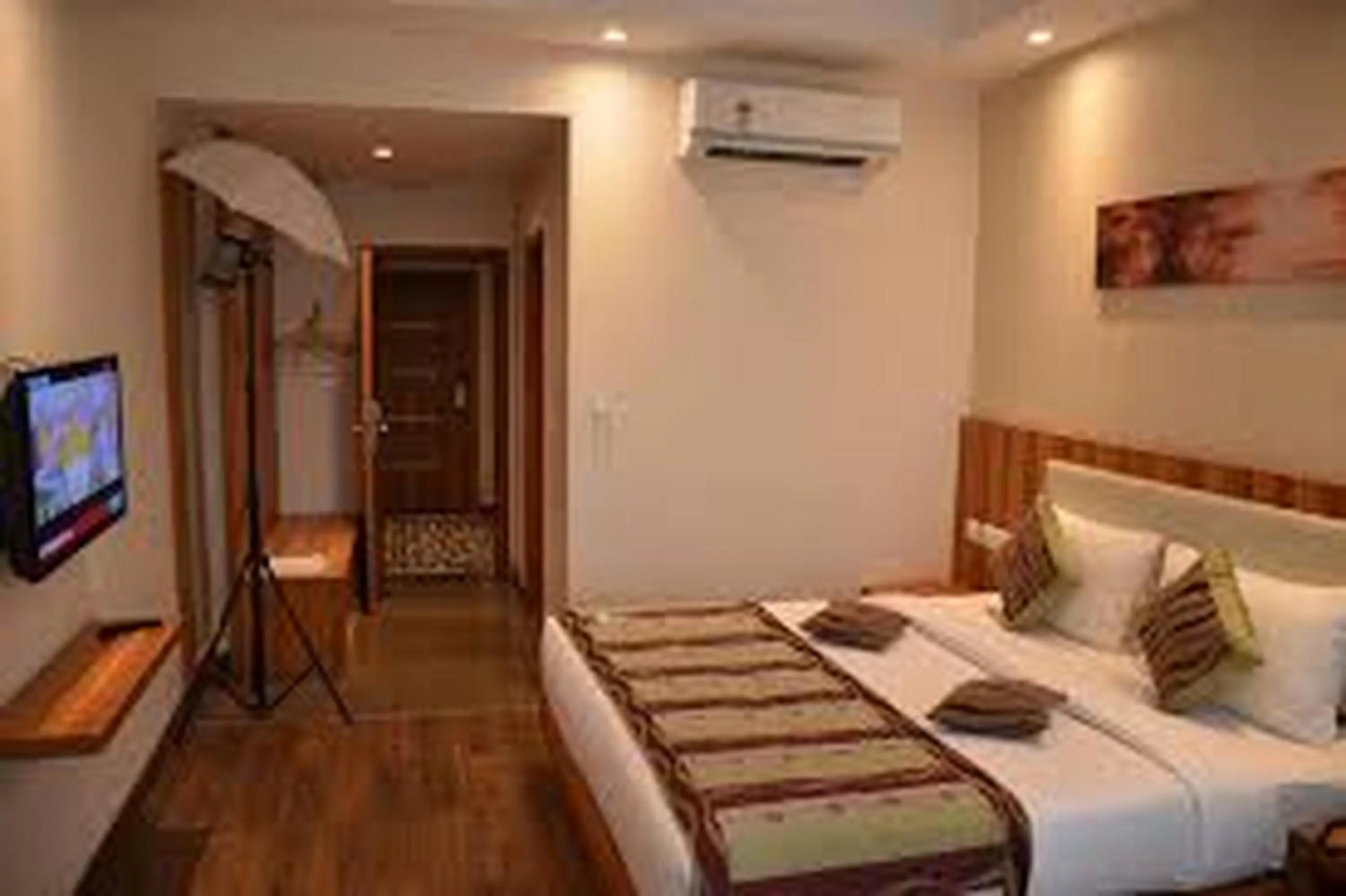Bed in Hotel Le Roi Raipur at Raipur Railway Station