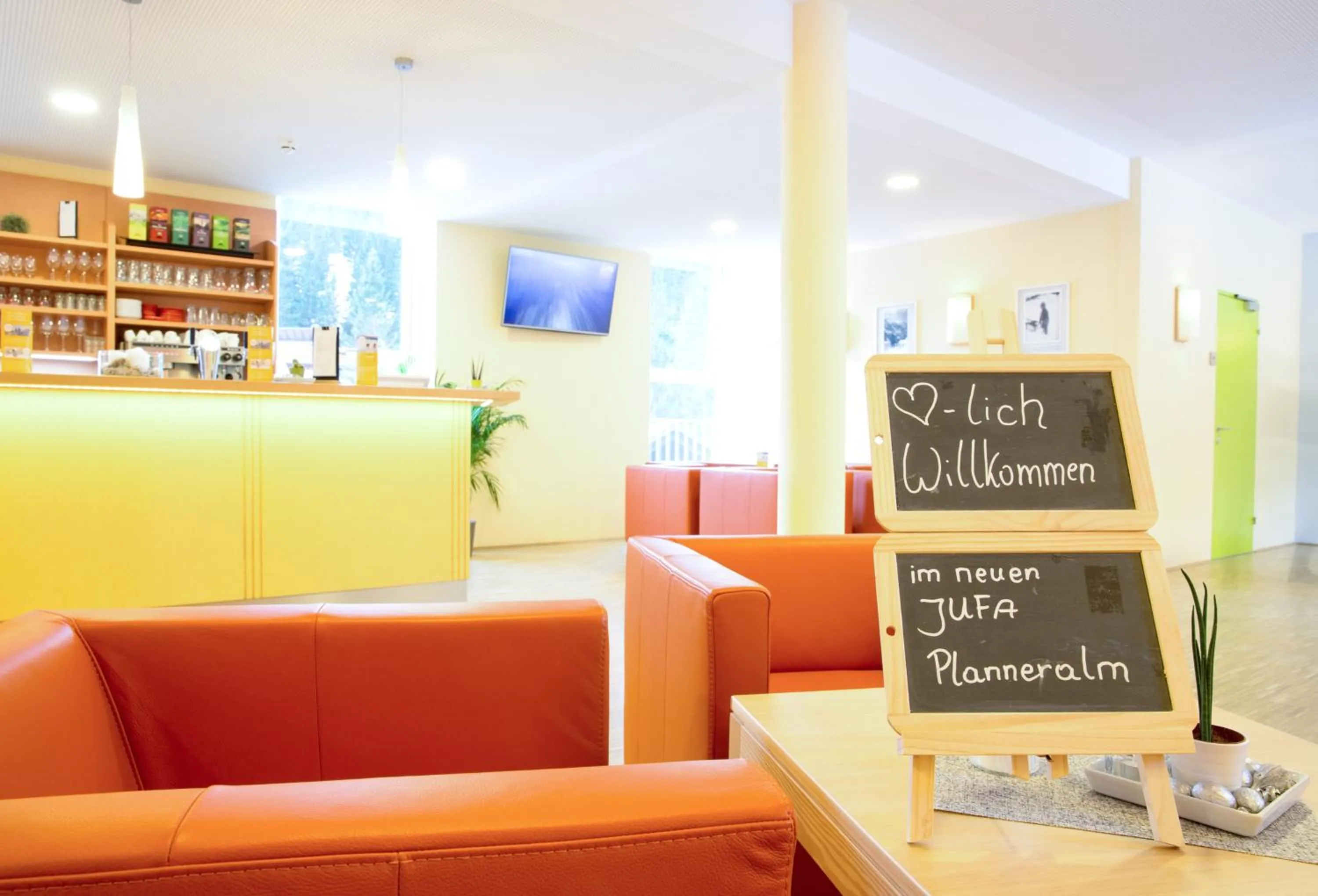 Lobby or reception in JUFA Hotel Planneralm
