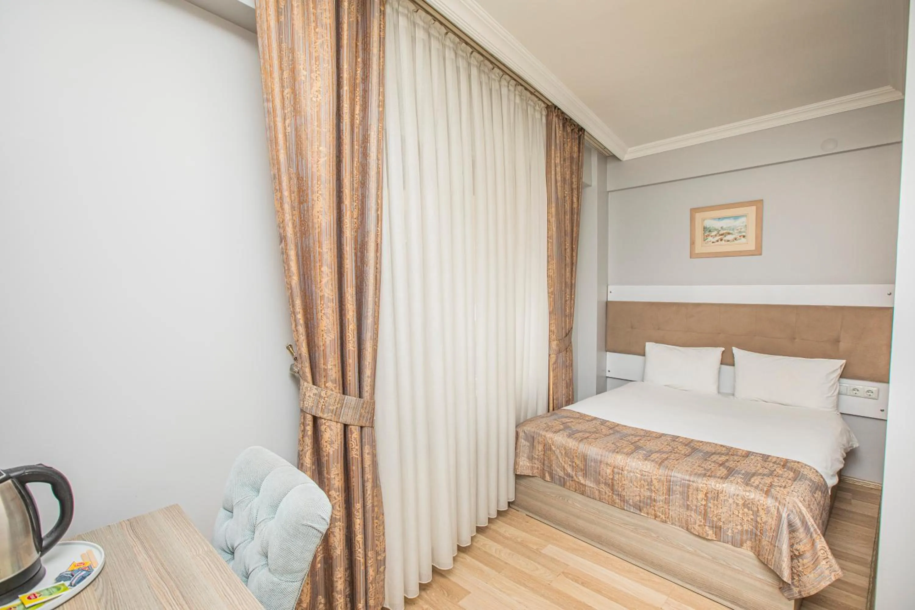 Bedroom in Konuk Hotel