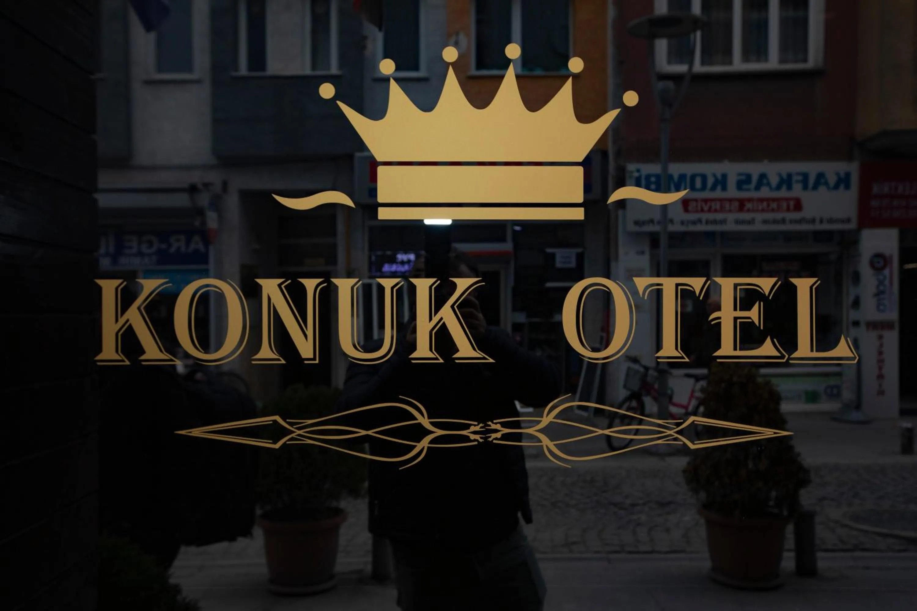 Logo/Certificate/Sign in Konuk Hotel