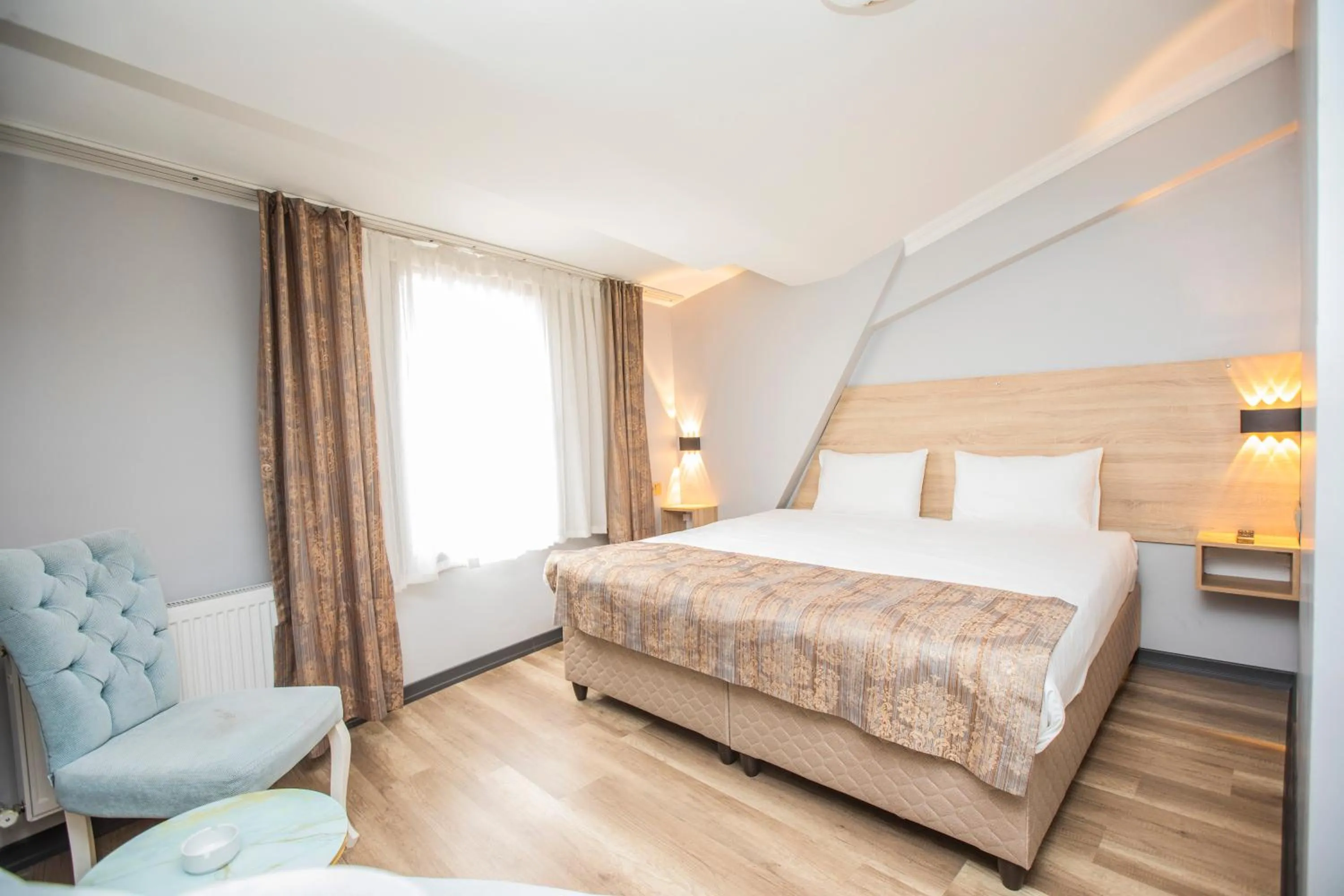 Photo of the whole room in Konuk Hotel